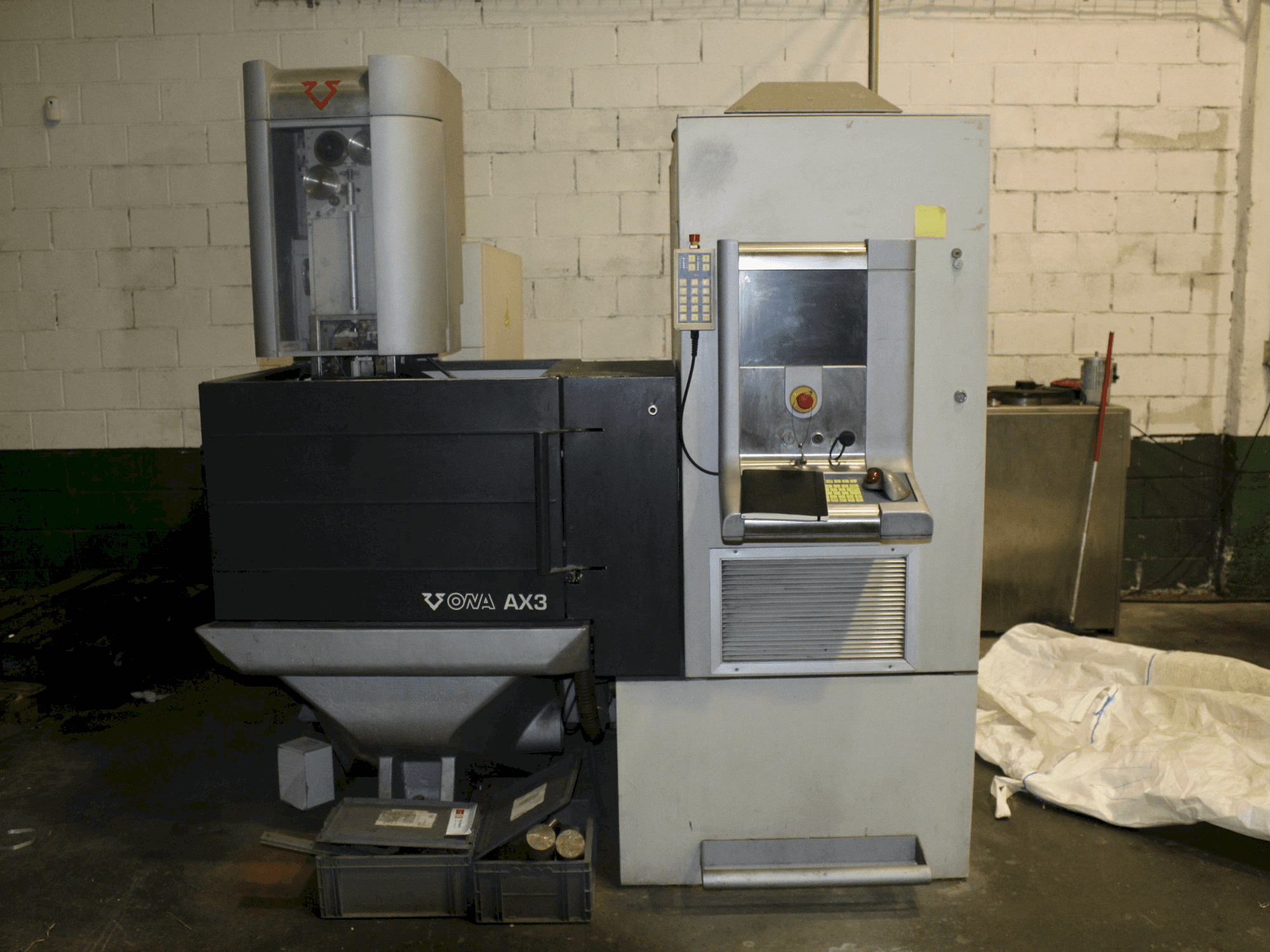 Makine ONA AX3 - Önden görünüm