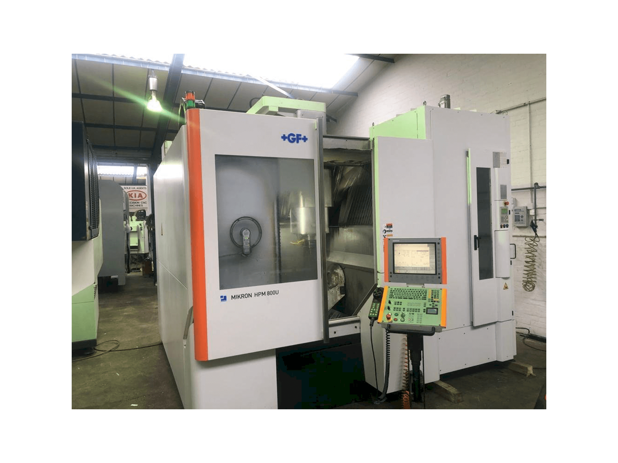 Makine MIKRON HPM 800U - Önden görünüm