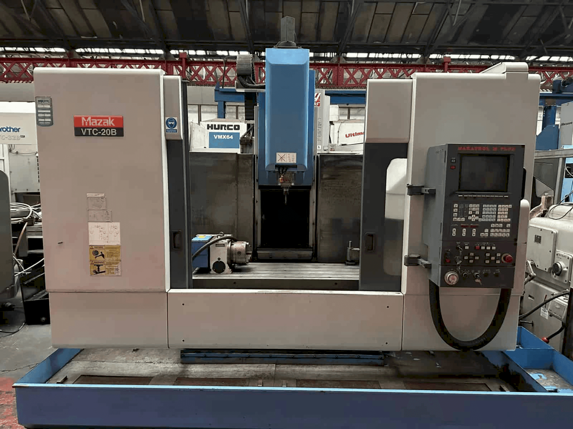 Makine Mazak VTC - 20B - Önden görünüm