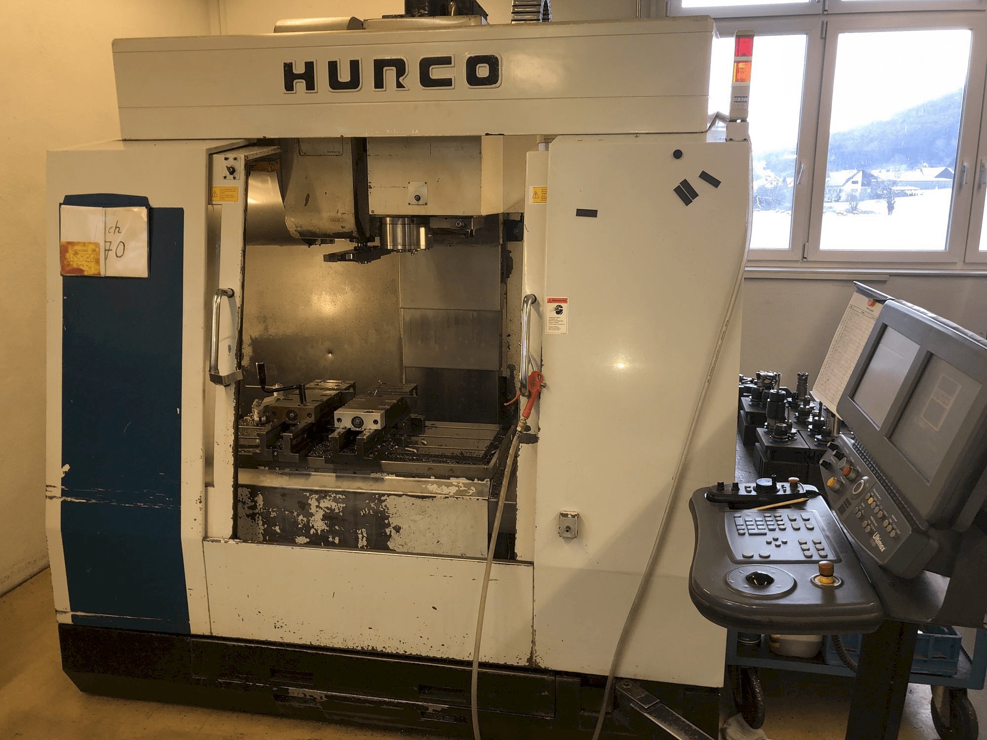 Makine Hurco BMC 30M - Önden görünüm