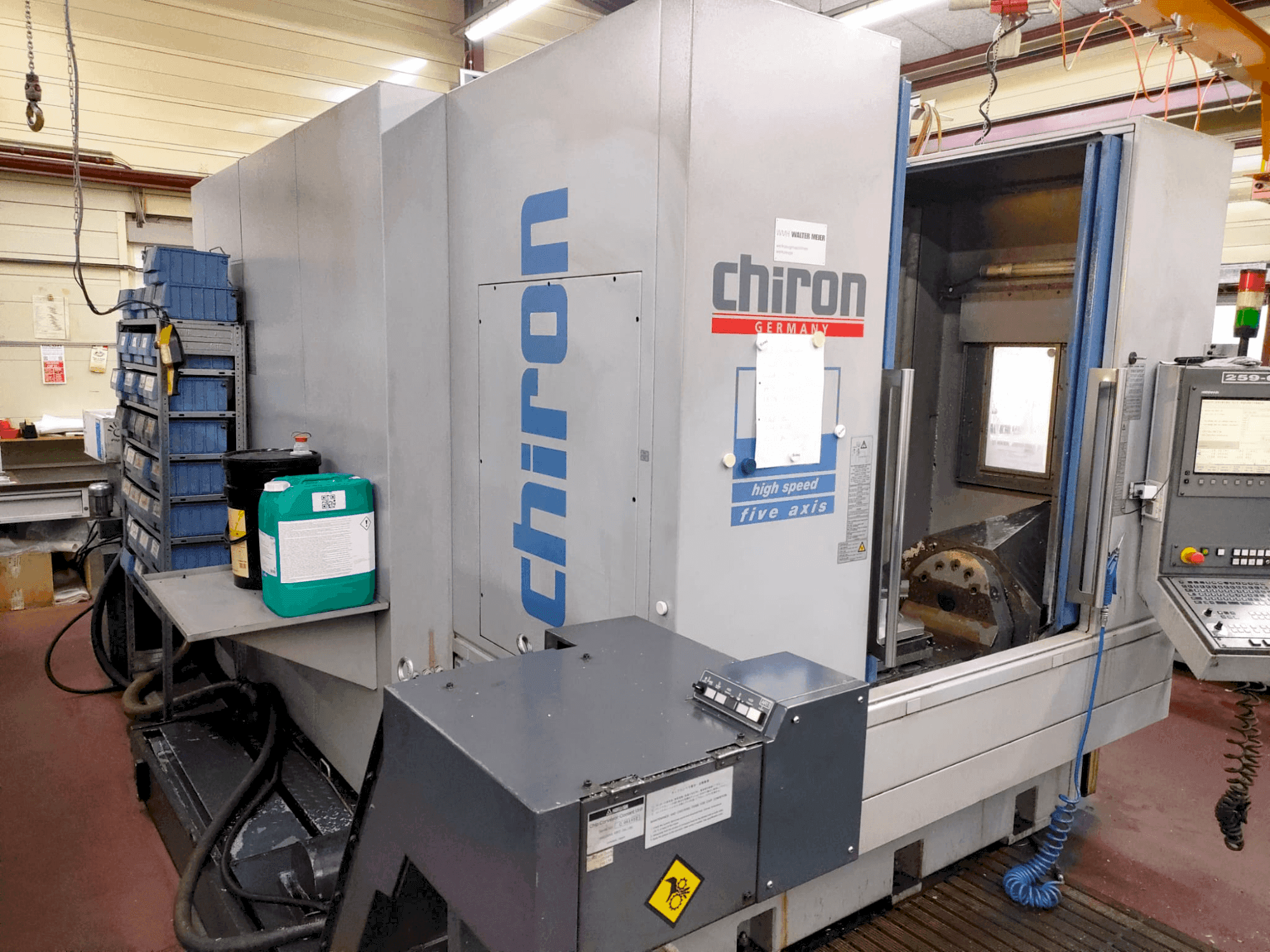Makine CHIRON Mill 800 - Önden görünüm