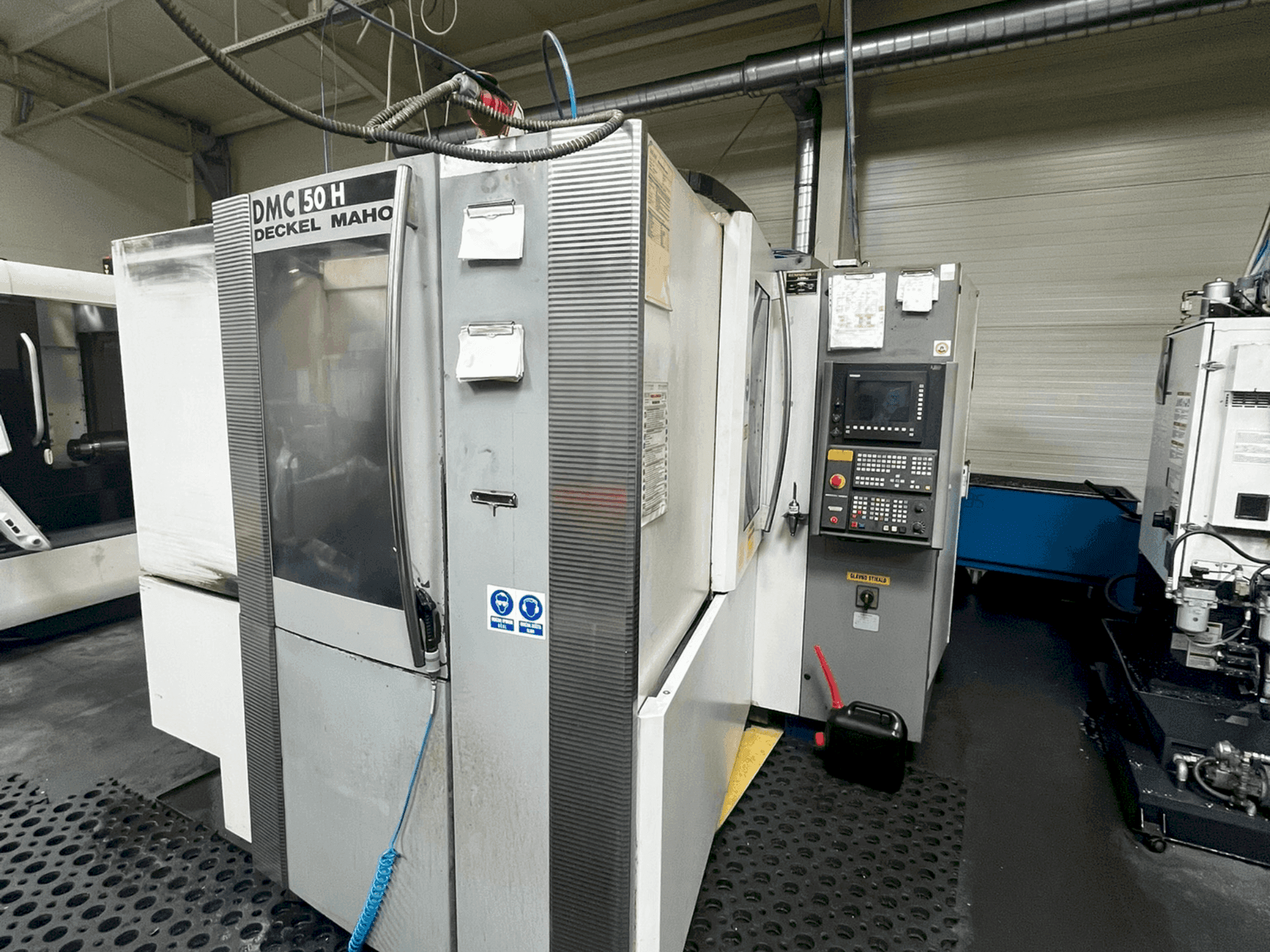 Makine DECKEL MAHO DMC 50 H - Önden görünüm