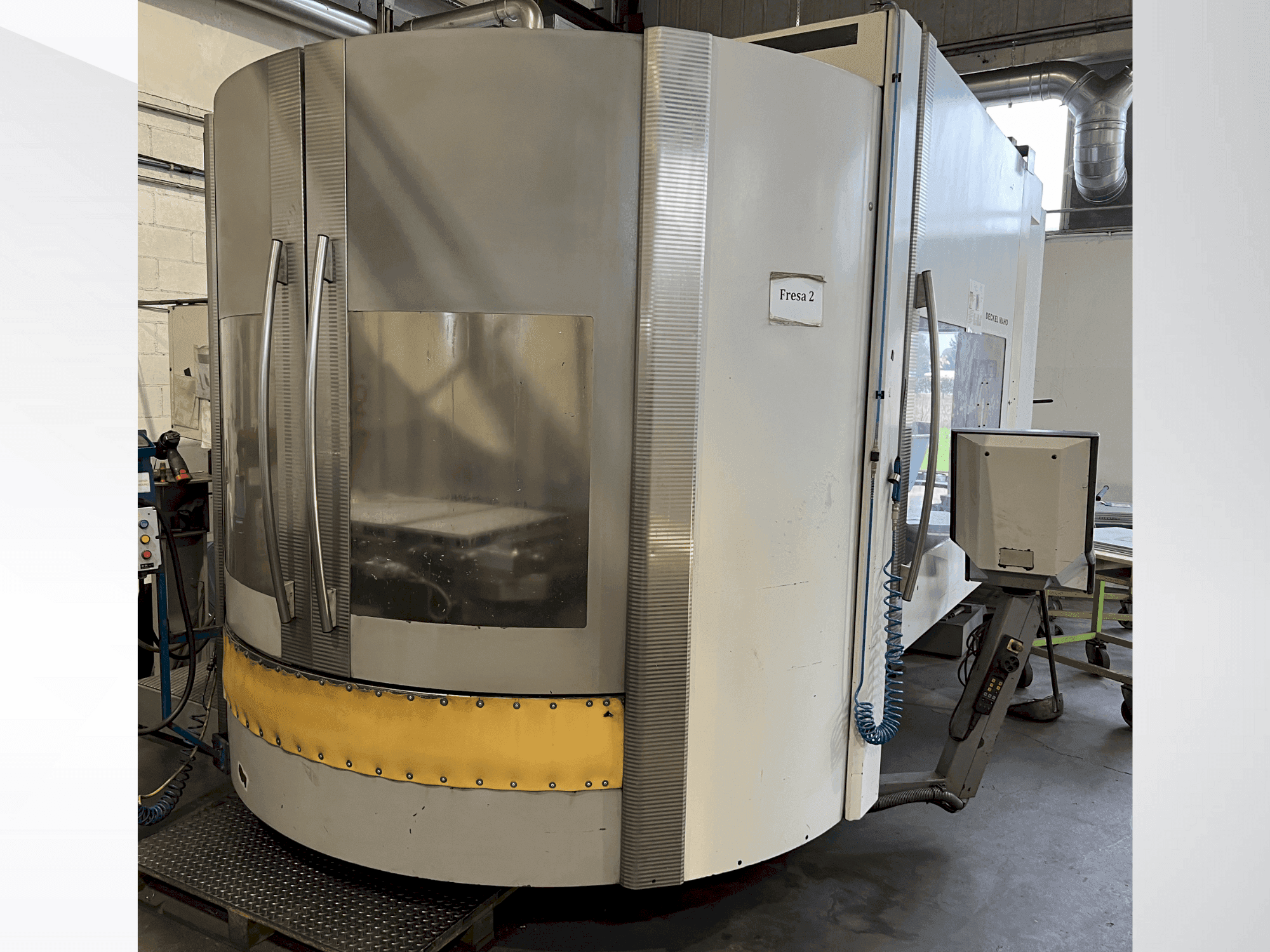 Makine DMG DECKEL MAHO DMC 125 U - Önden görünüm