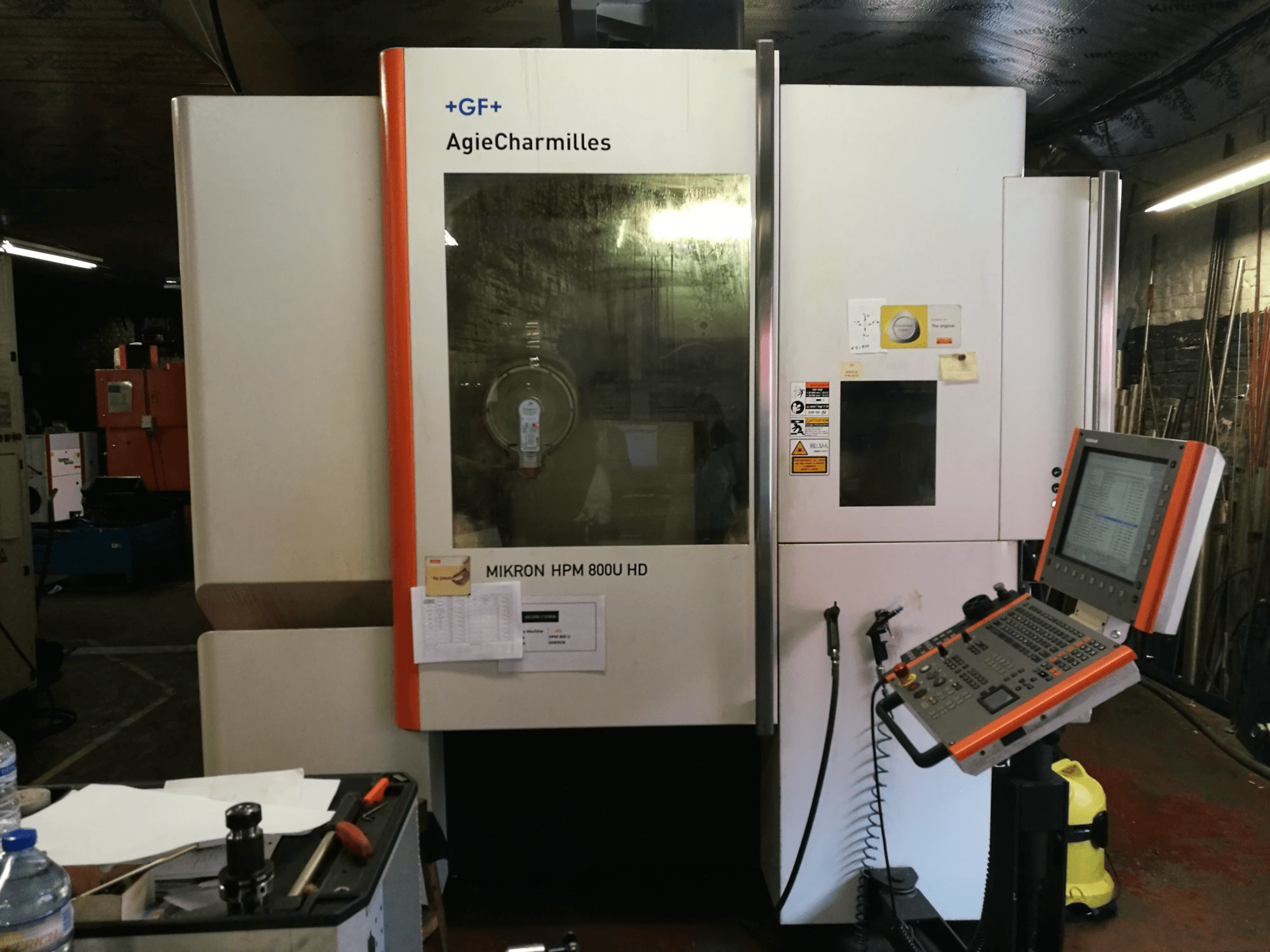 Makine AgieCharmilles - Önden görünüm MIKRON HPM 800U HD