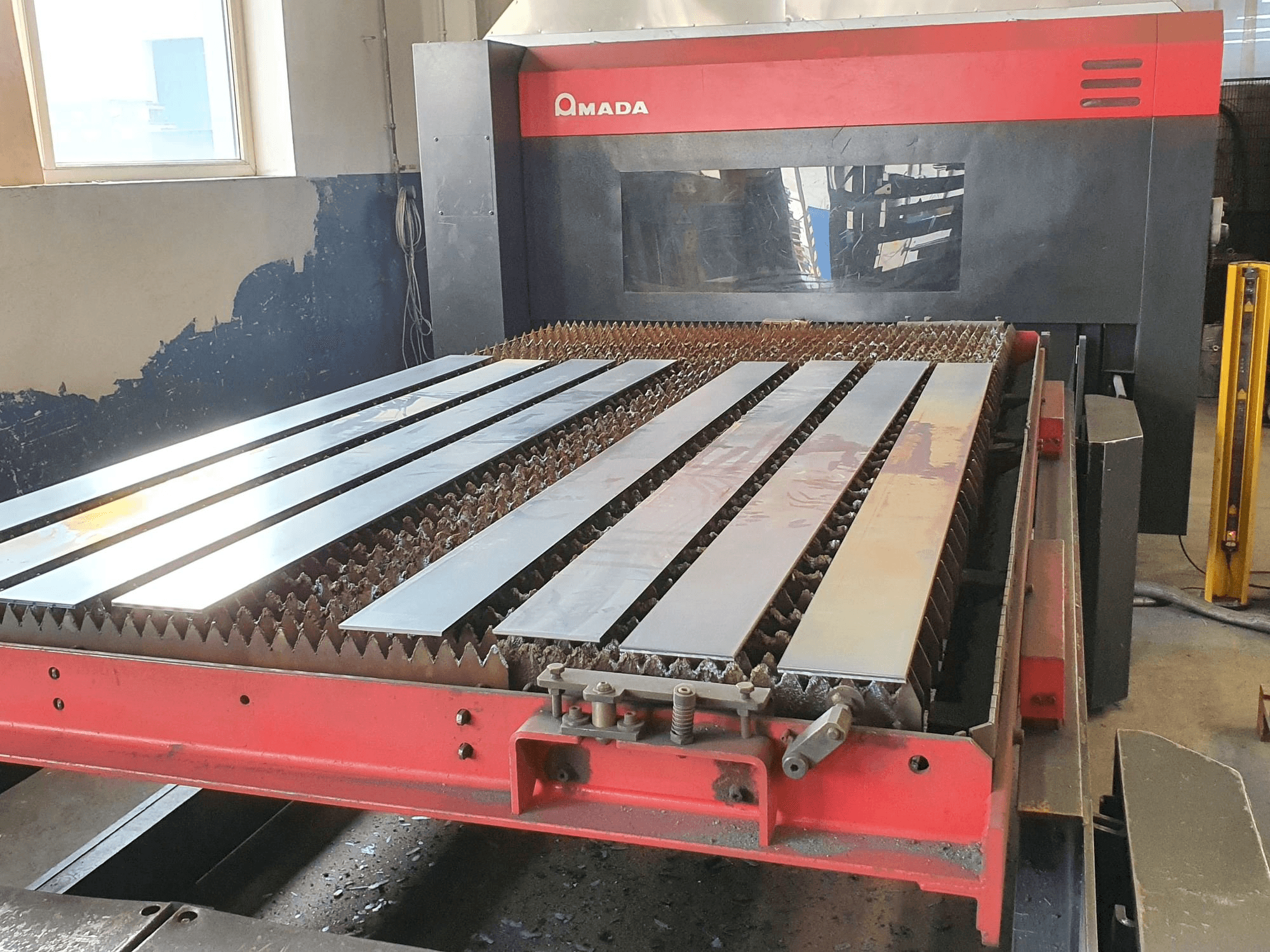 Makine AMADA FO-3015 MII NT CI - Önden görünüm