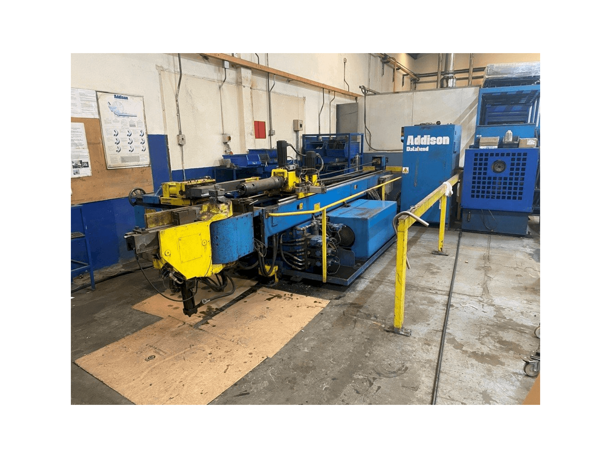 Makine Addison DB-76 3D CNC - Önden görünüm