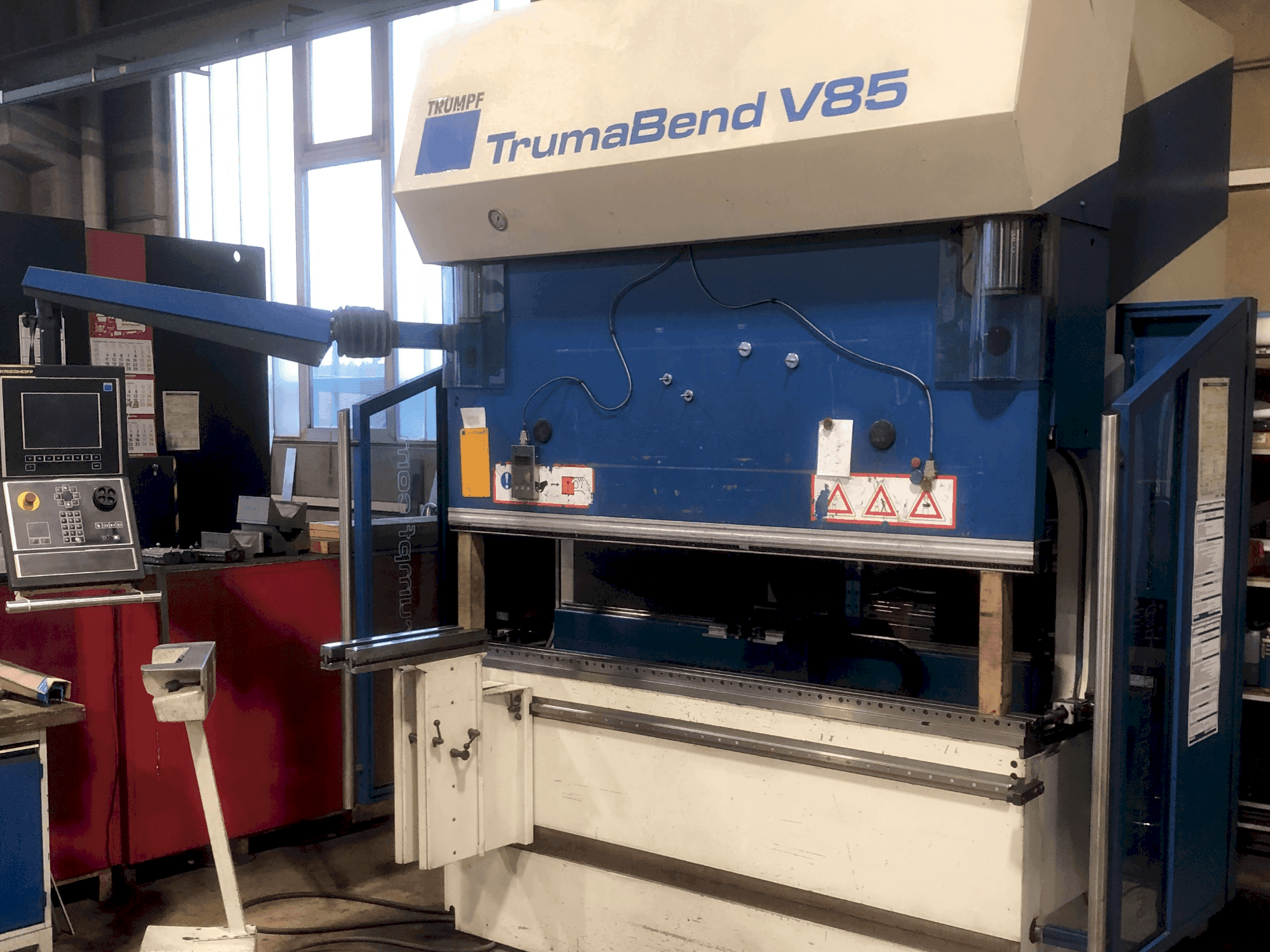 Makine TRUMPF TrumaBend V85X - Önden görünüm
