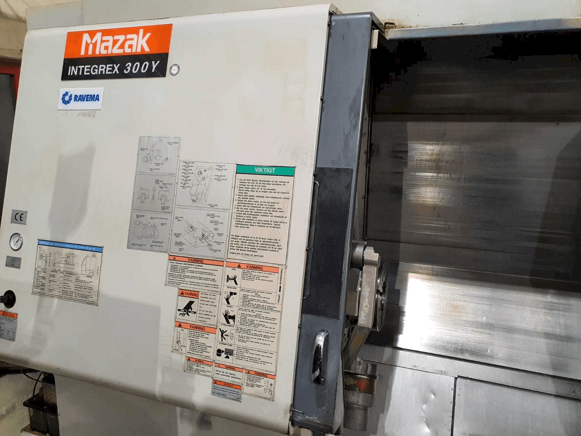 Makine Mazak Integrex 300Y - Önden görünüm
