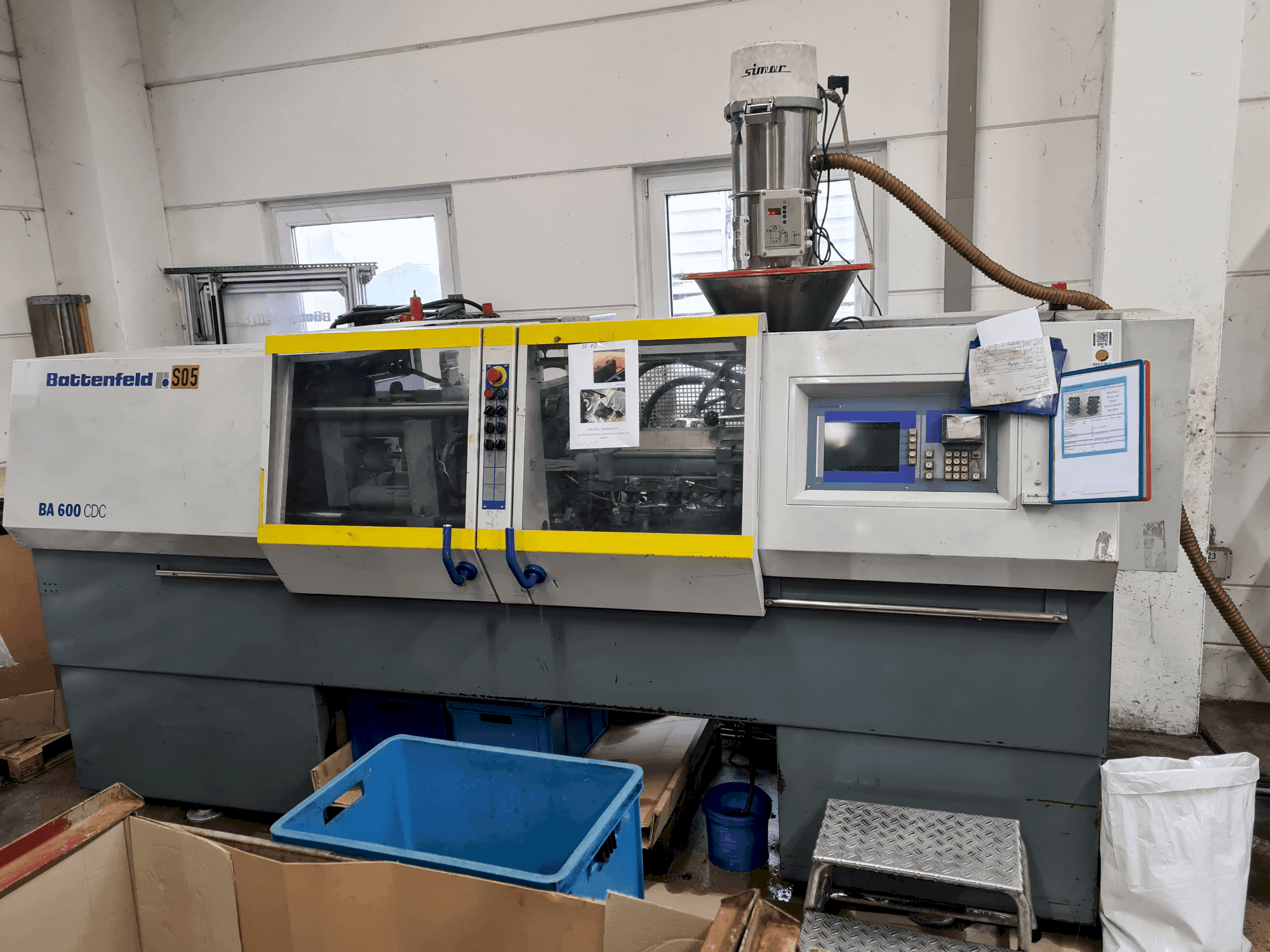 Makine Battenfeld BA 600/200 CDC - Önden görünüm