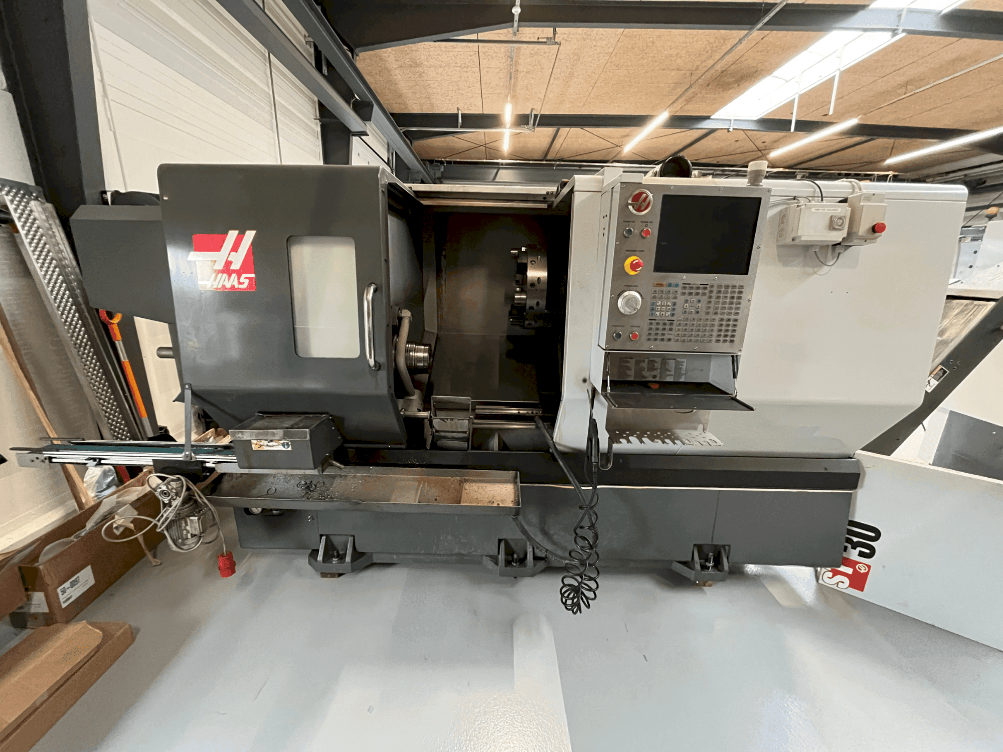 Makine HAAS ST-30 - Önden görünüm