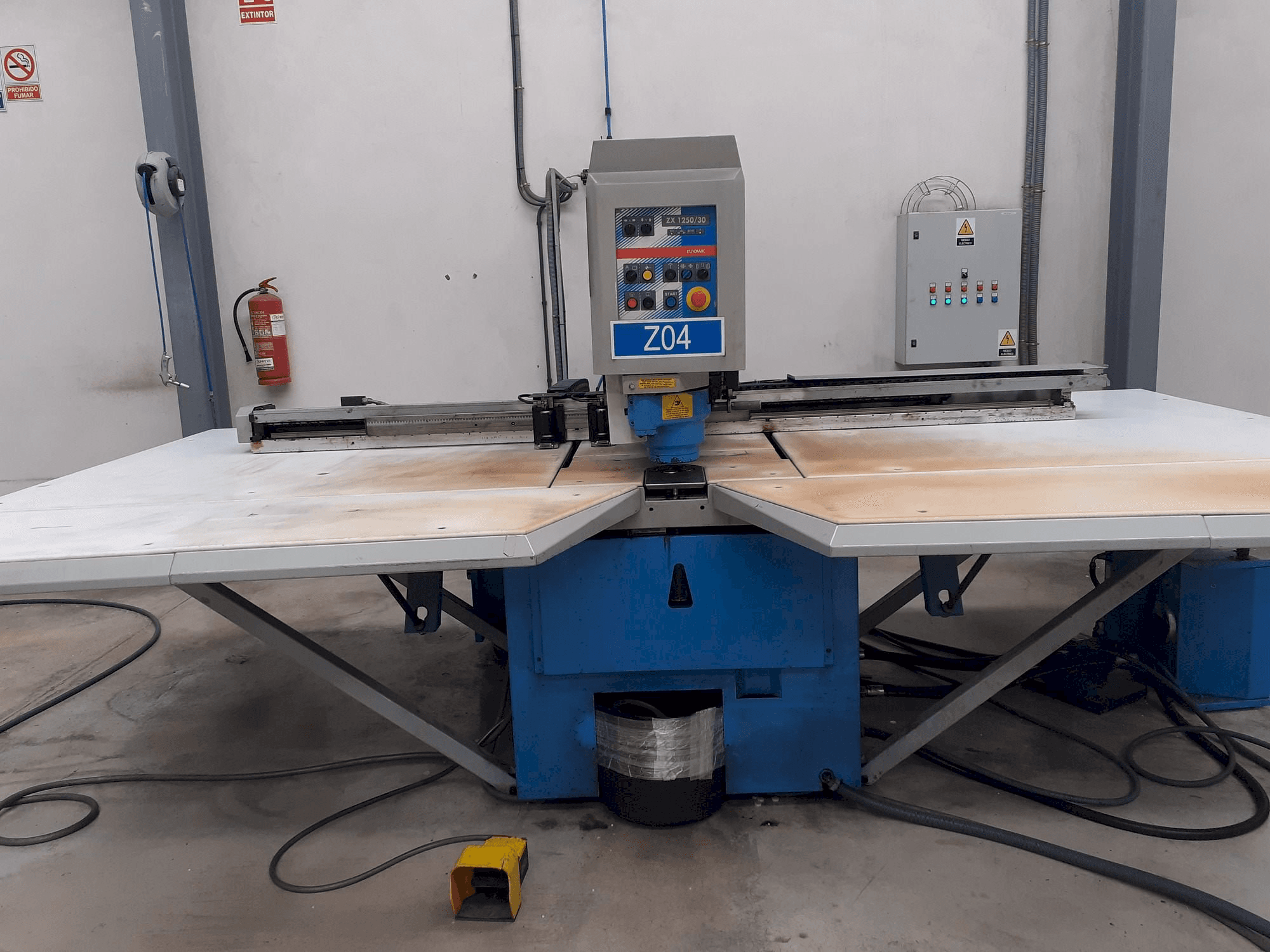 Makine Euromac ZX125-30 - Önden görünüm