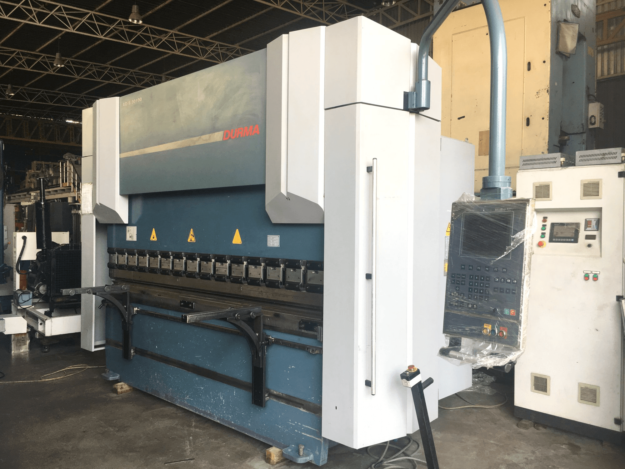 Makine Durma - Sağdan görünüm AD-S 30100