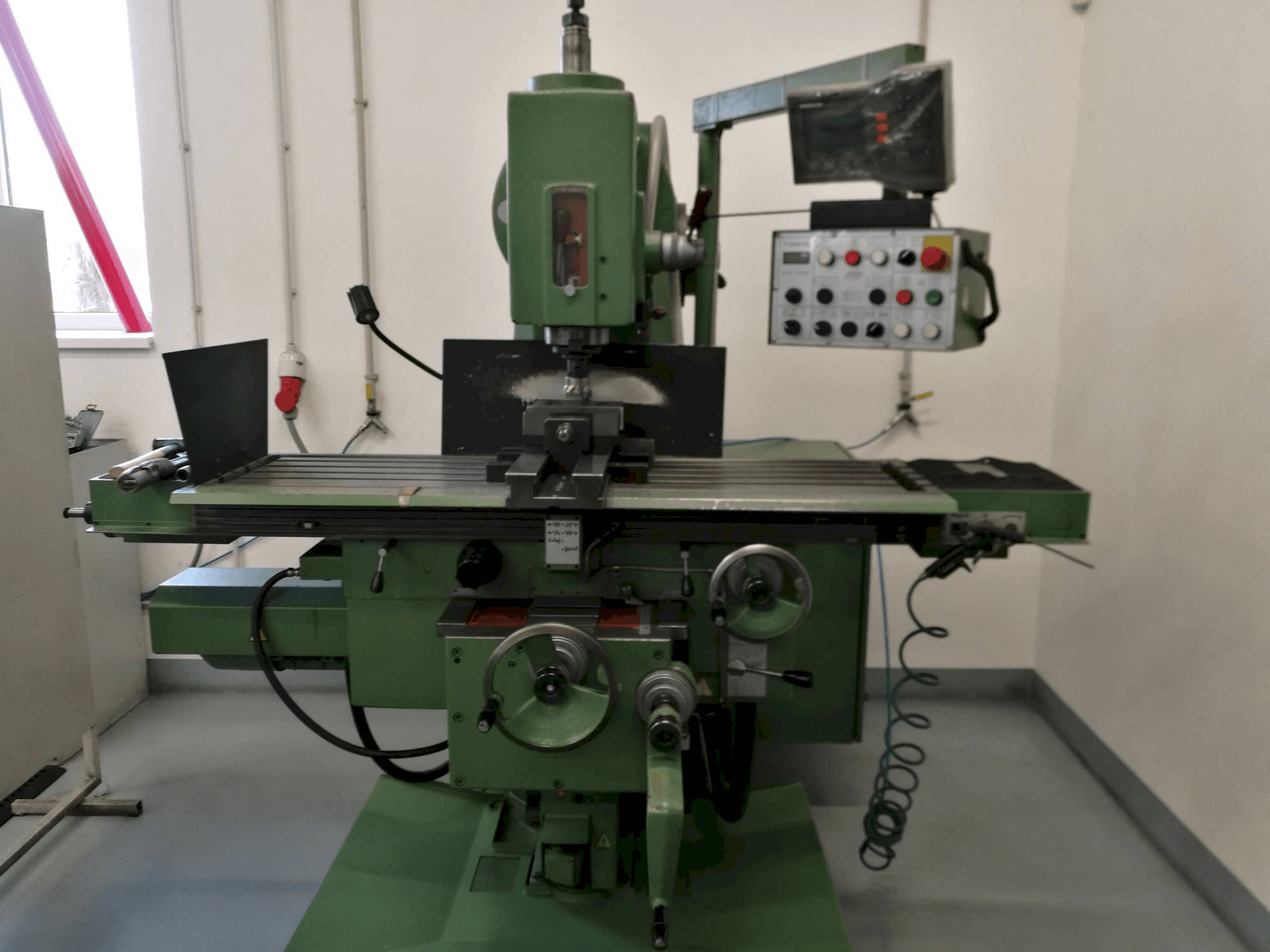 Makine TOS FGV 32 - Önden görünüm