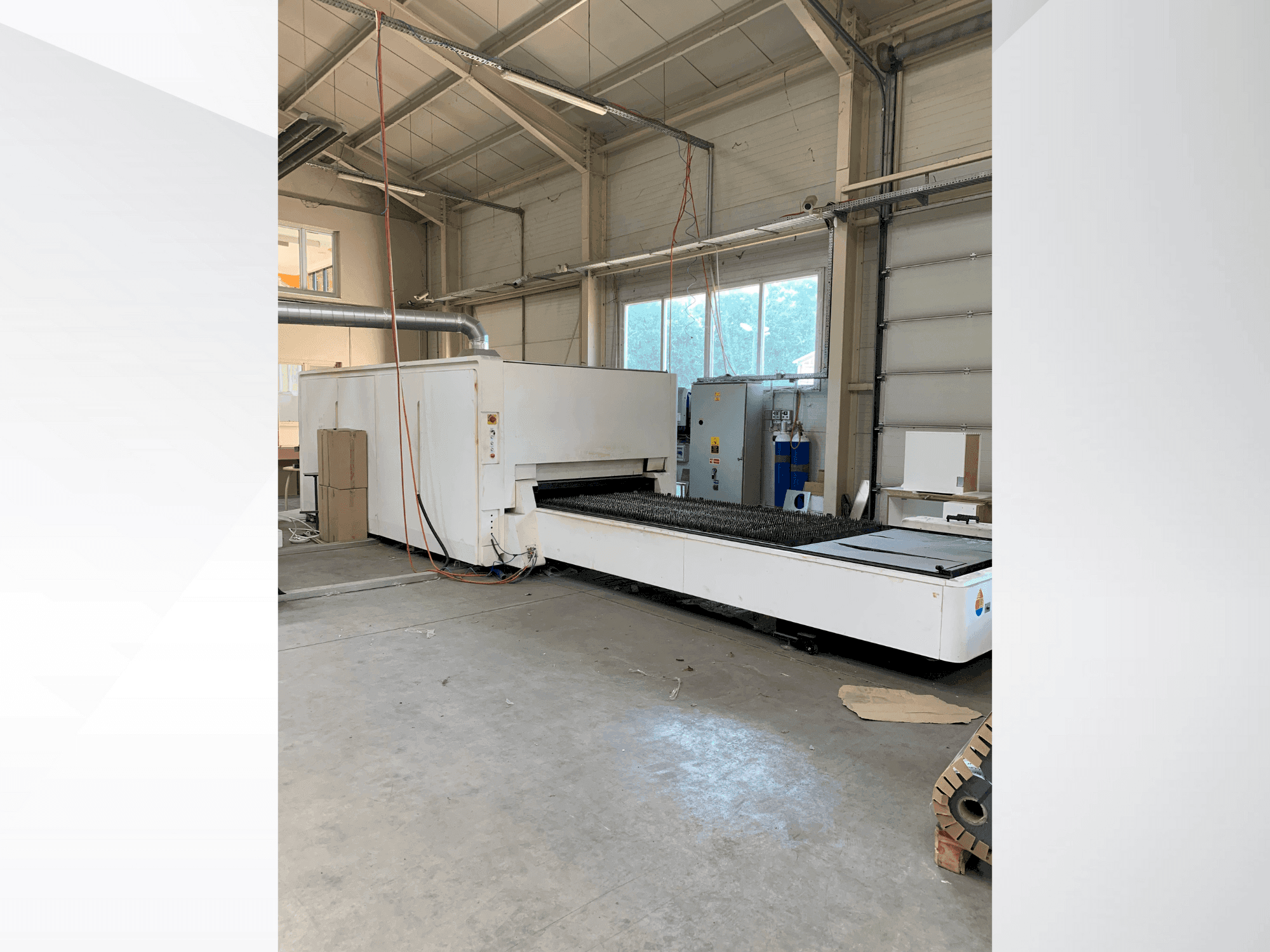 Makine Bodor P3015 - Önden görünüm