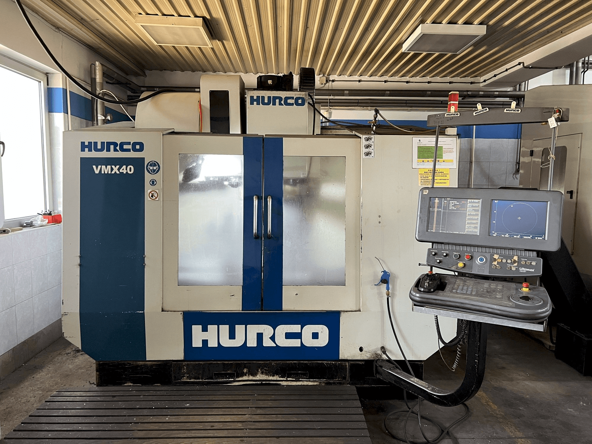 Makine Hurco VMX 40 - Önden görünüm