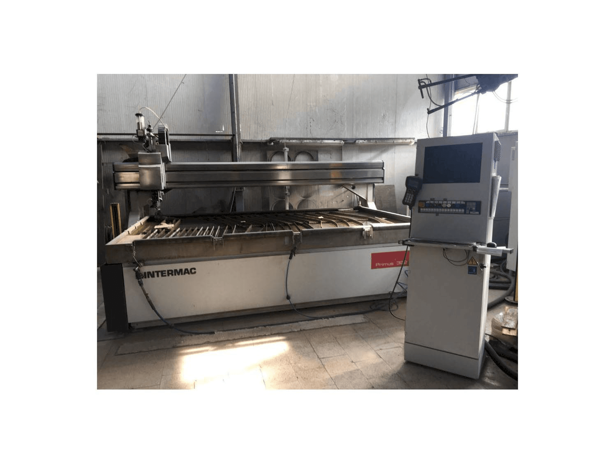 Makine Intermac primus 322 - Önden görünüm