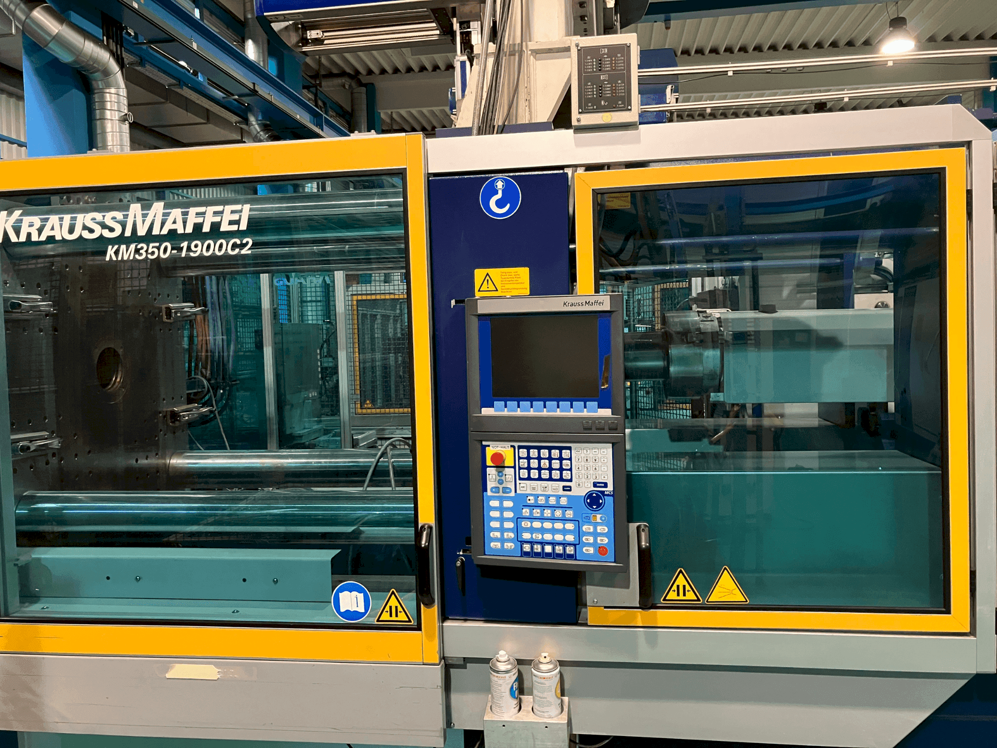 Makine Krauss Maffei KM350 - Önden görünüm