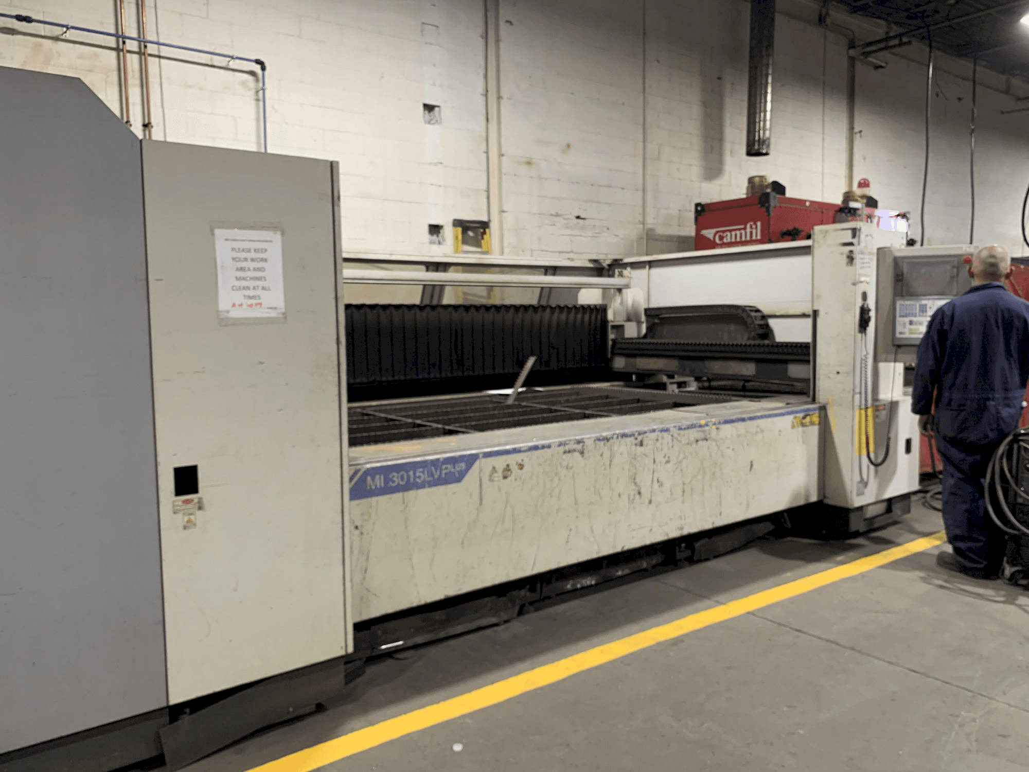 Makine Mitsubishi LV 3015 PLUS - Sol taraftaki görüntü