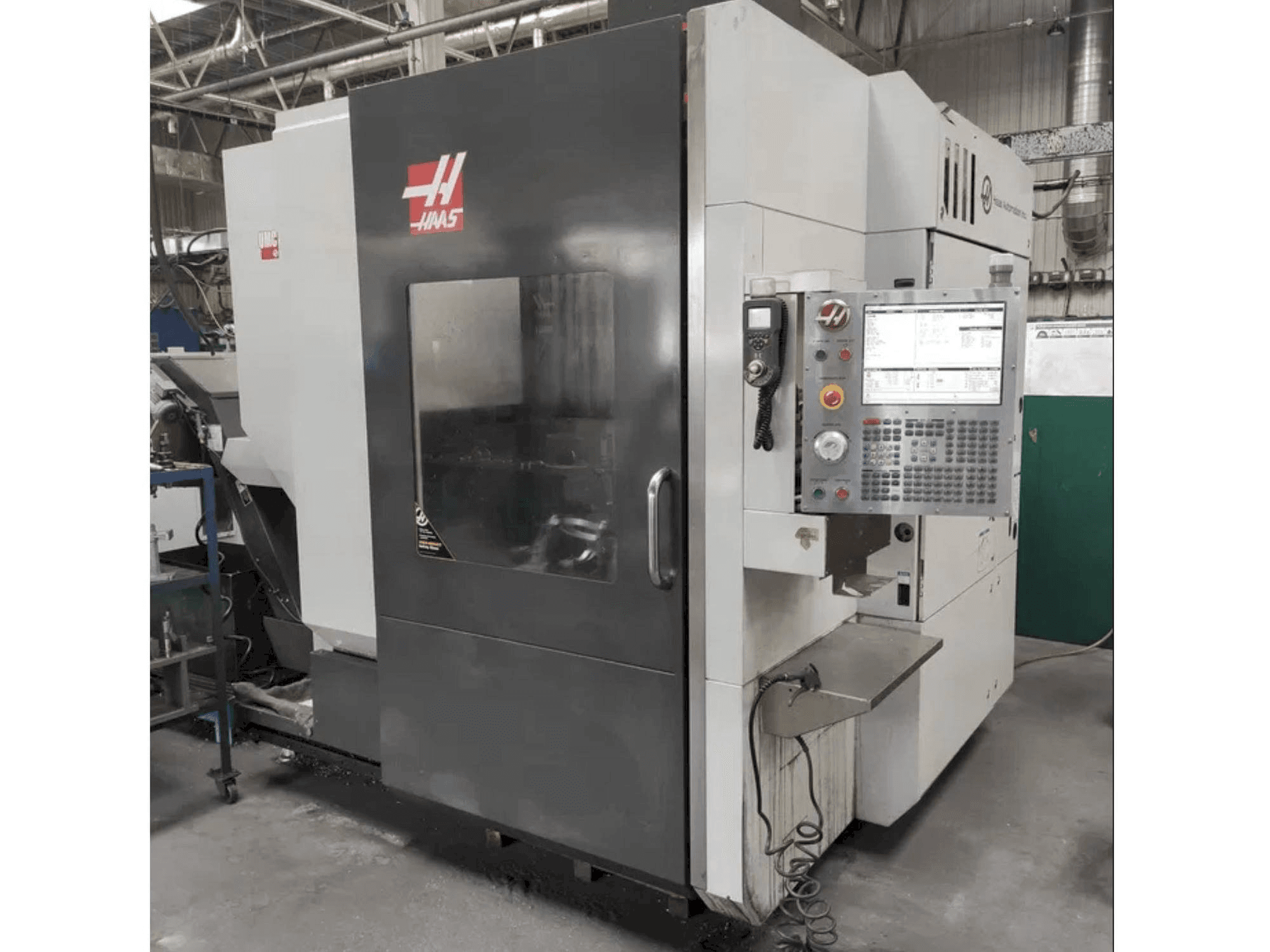 Makine HAAS UMC-750 - Önden görünüm