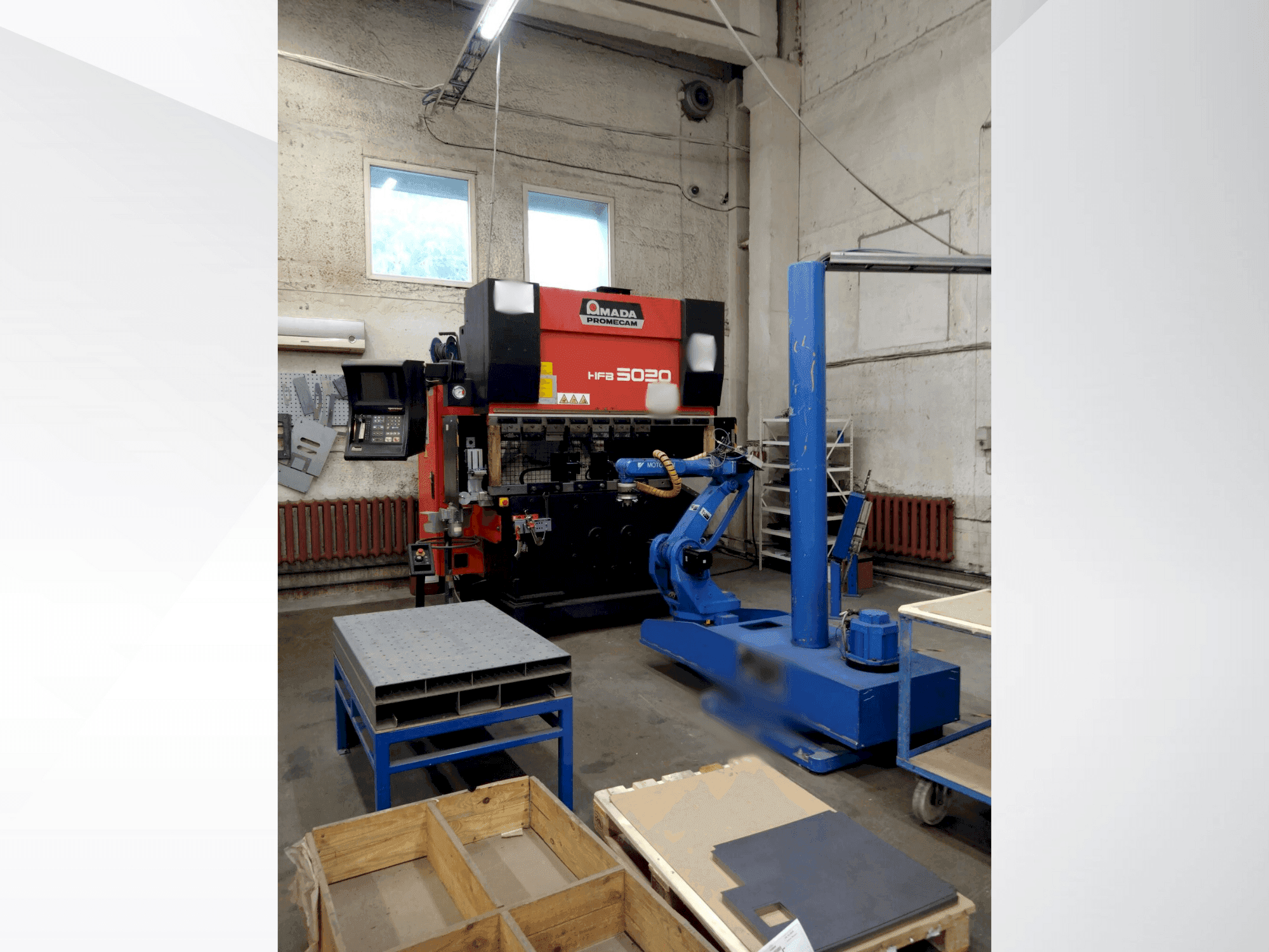 Makine AMADA HFBO 50 20 - Önden görünüm