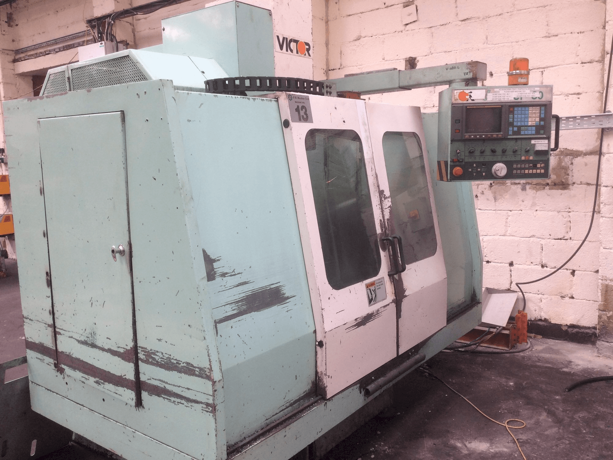 Makine Victor V Center-80 - Önden görünüm