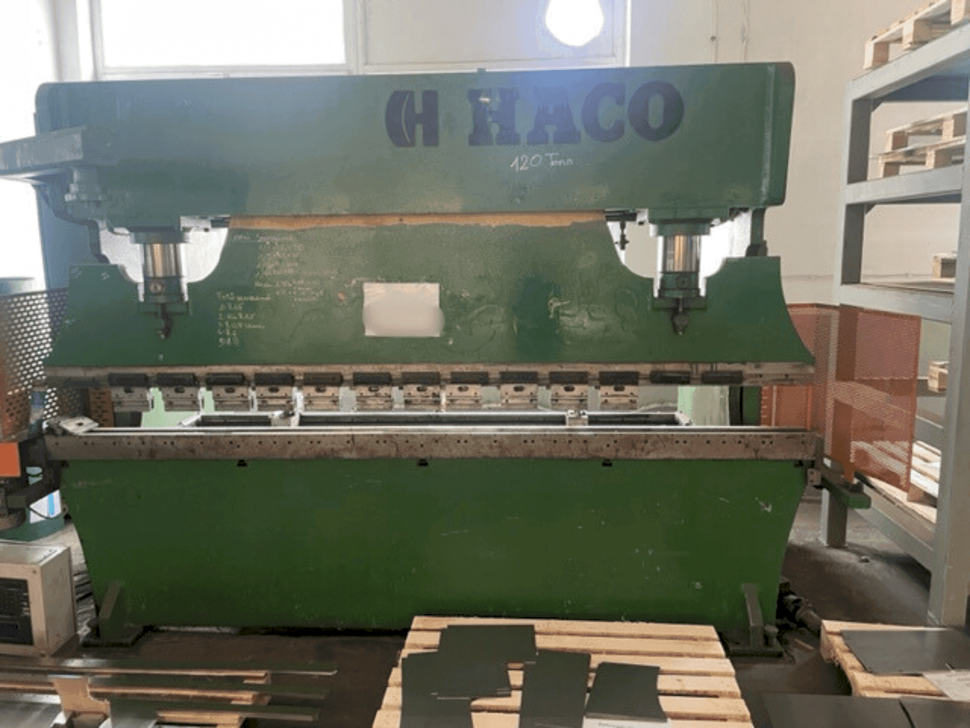 Makine HACO PPE S30135 - Önden görünüm