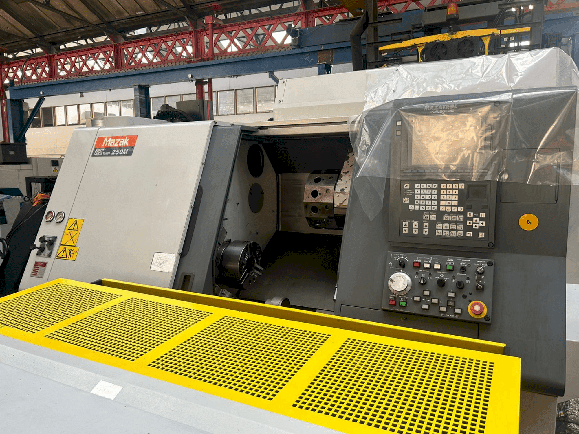Makine Mazak SQT 250M - Önden görünüm