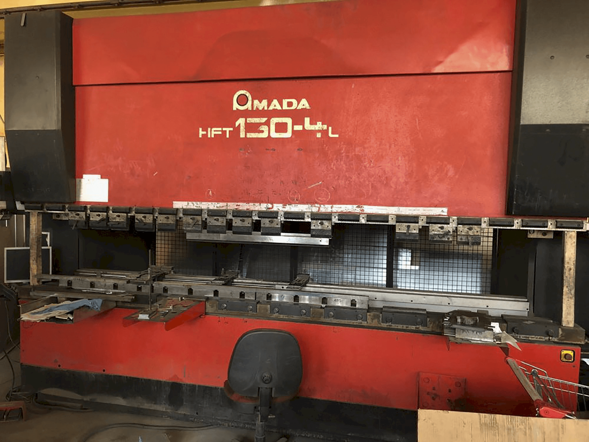 Makine AMADA HFT 130-4 L - Önden görünüm