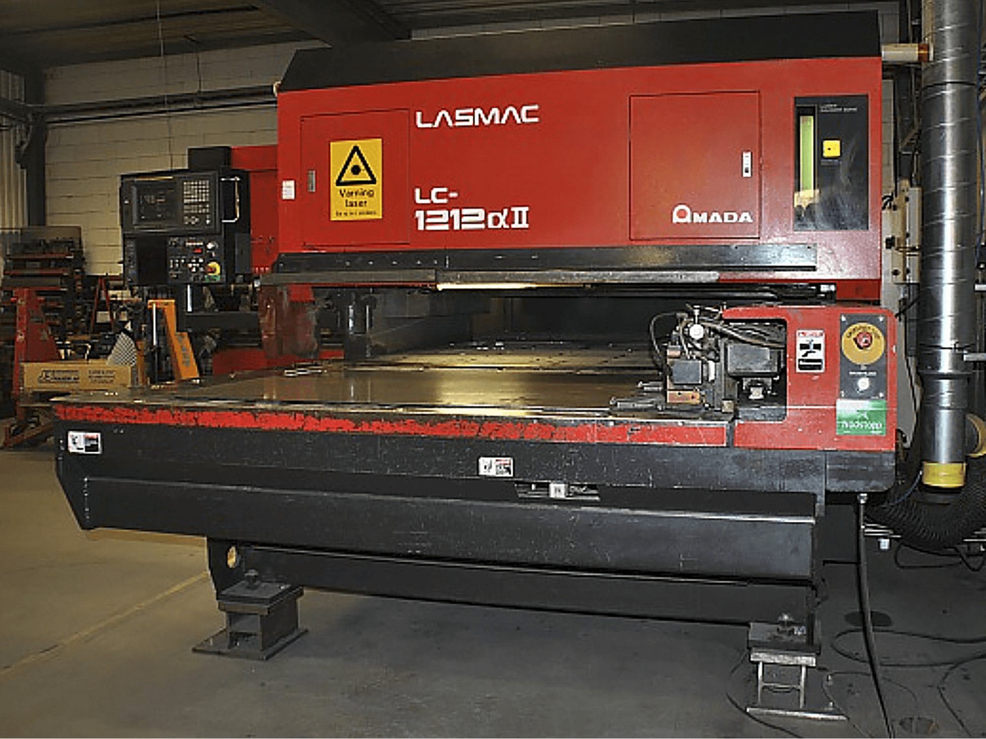 Makine AMADA - Önden görünüm LC-1212 Alpha II