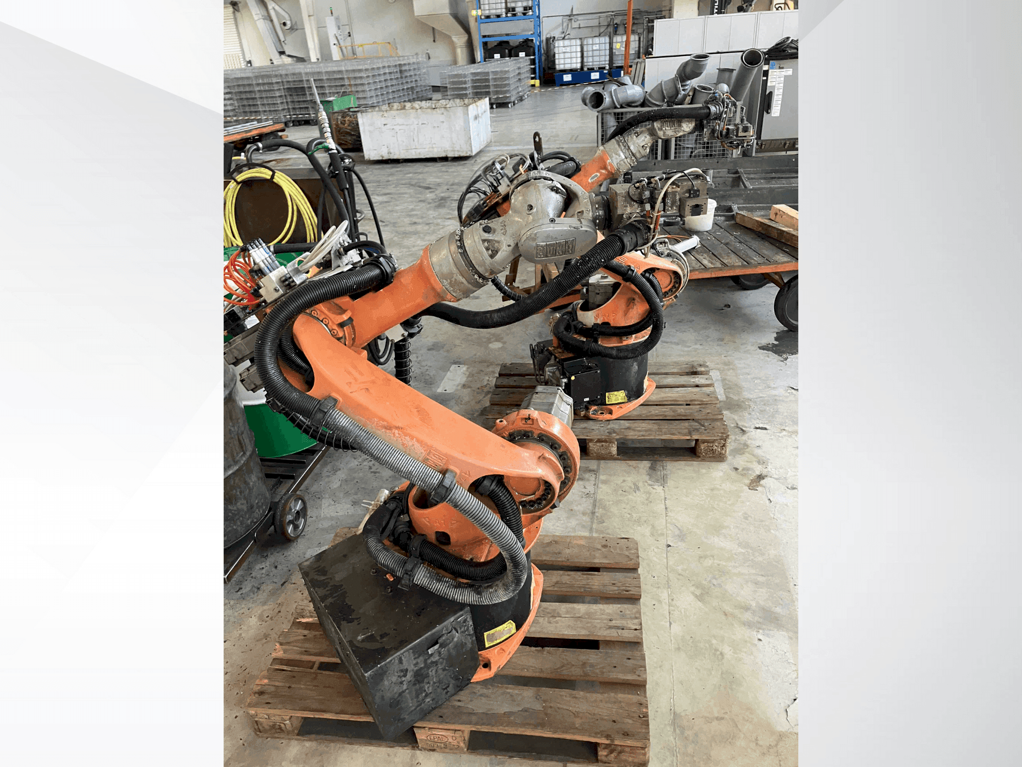 Makine KUKA KR16 - Önden görünüm