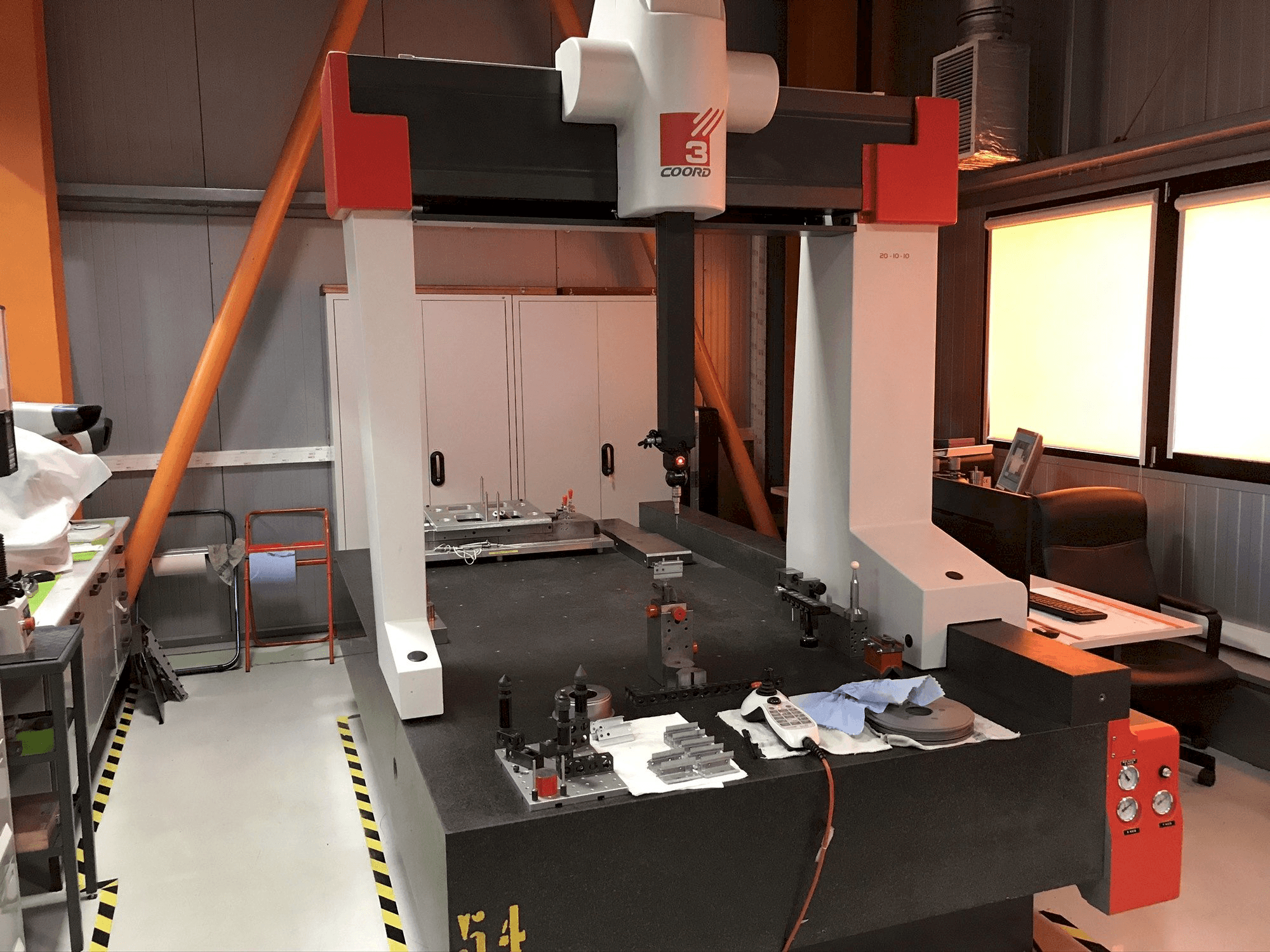 Makine Coord3 MC16 20-10-10 - Önden görünüm