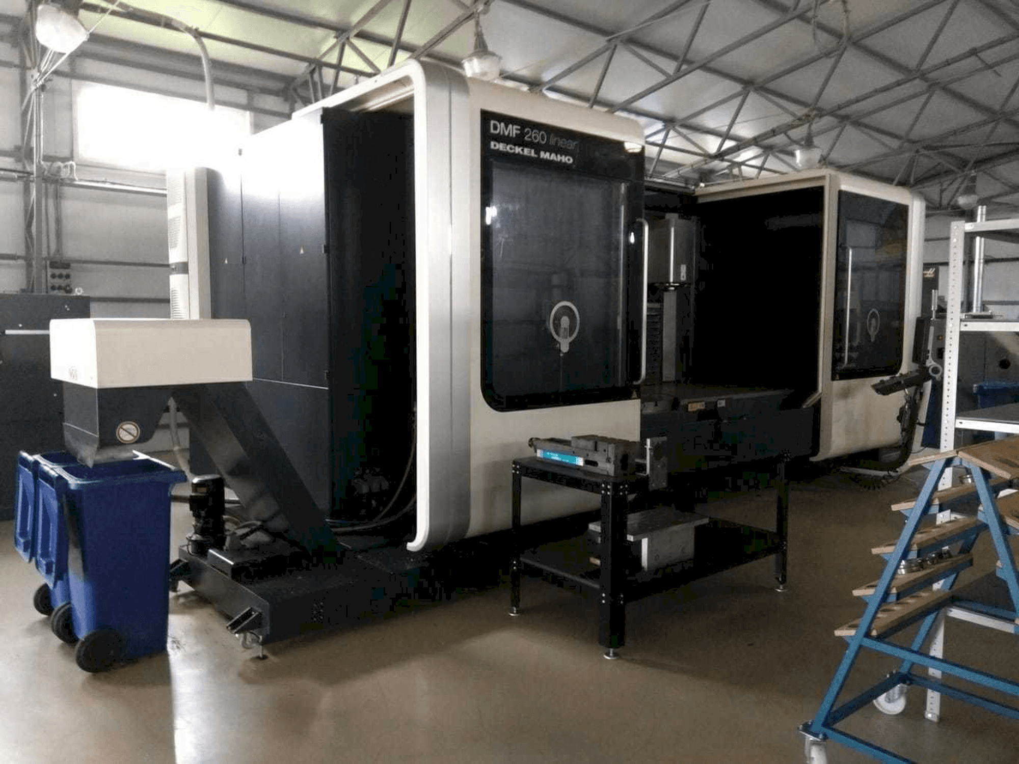 Makine DECKEL MAHO DMF 260 linear - Önden görünüm