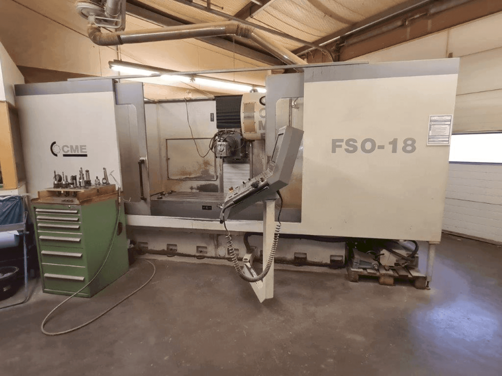 Makine CME FSO-18 - Önden görünüm
