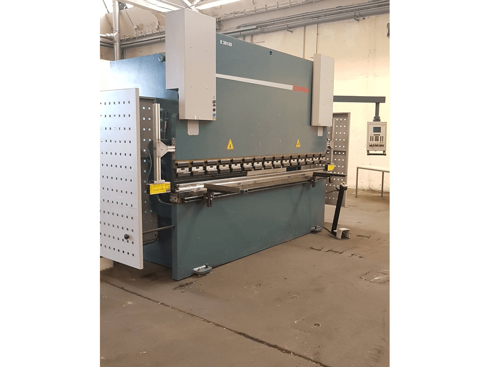 Makine Dumazlar E 30120 - Önden görünüm