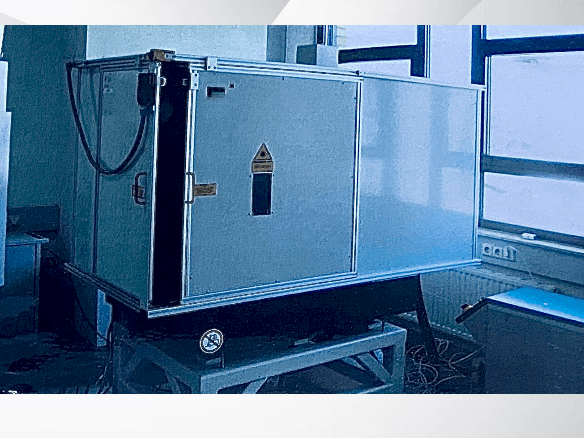 Makine LASAG KLS 246 CL60 - Önden görünüm