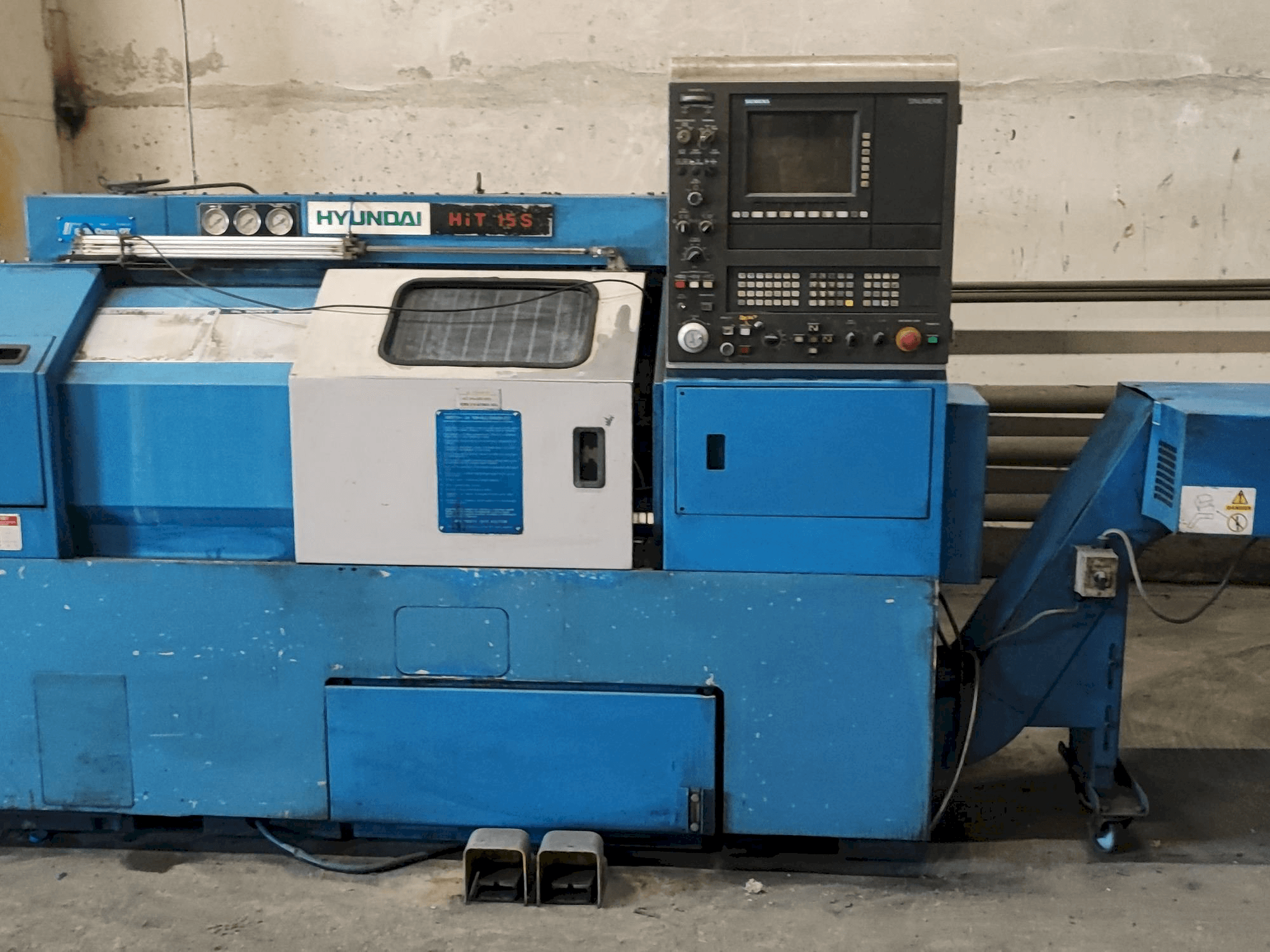 Makine Hyundai HIT15s - Önden görünüm