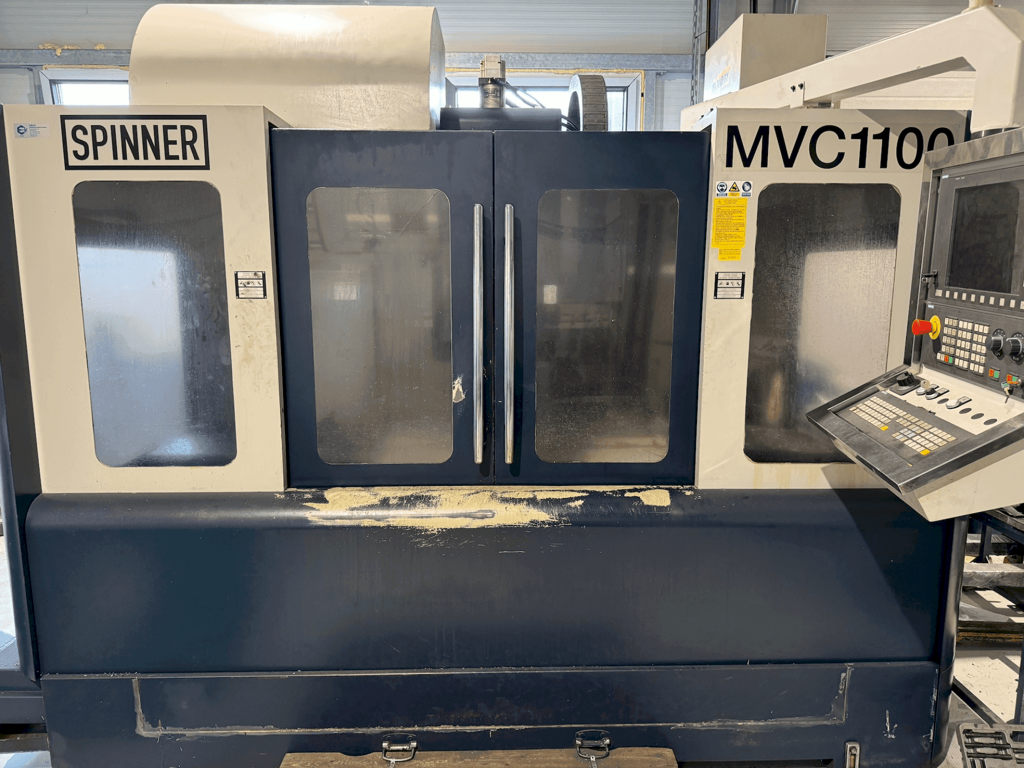 Makine SPINNER SPINNER VMC 1100 - Önden görünüm
