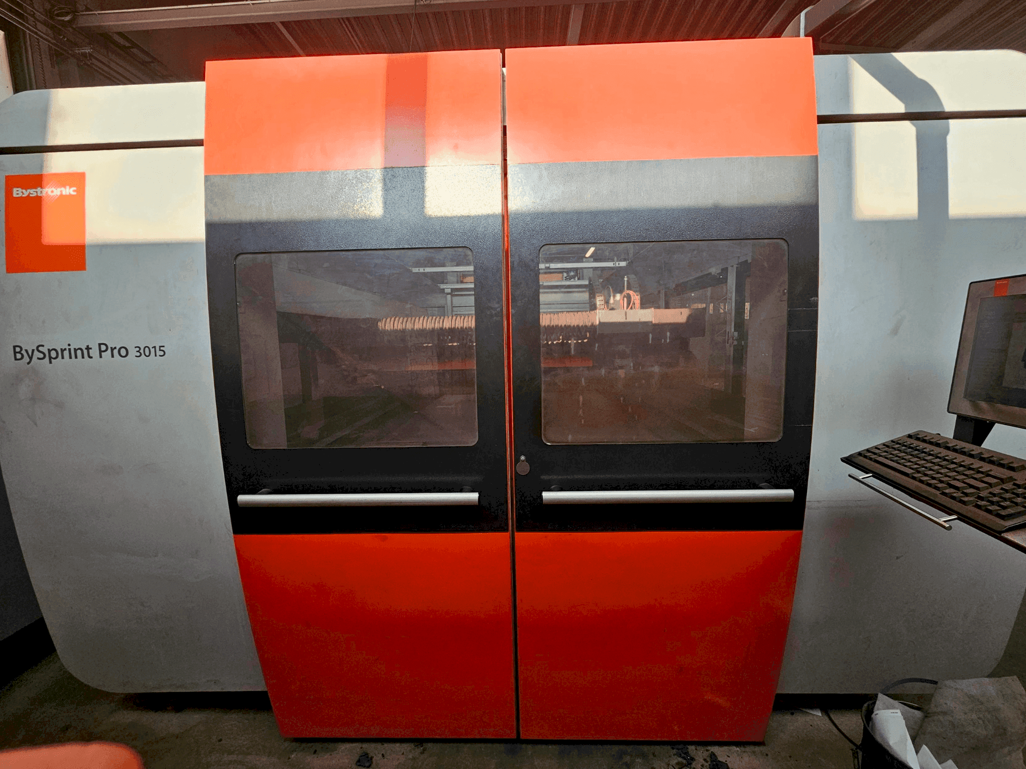 Makine Bystronic Bysprint Pro 3015 - Önden görünüm