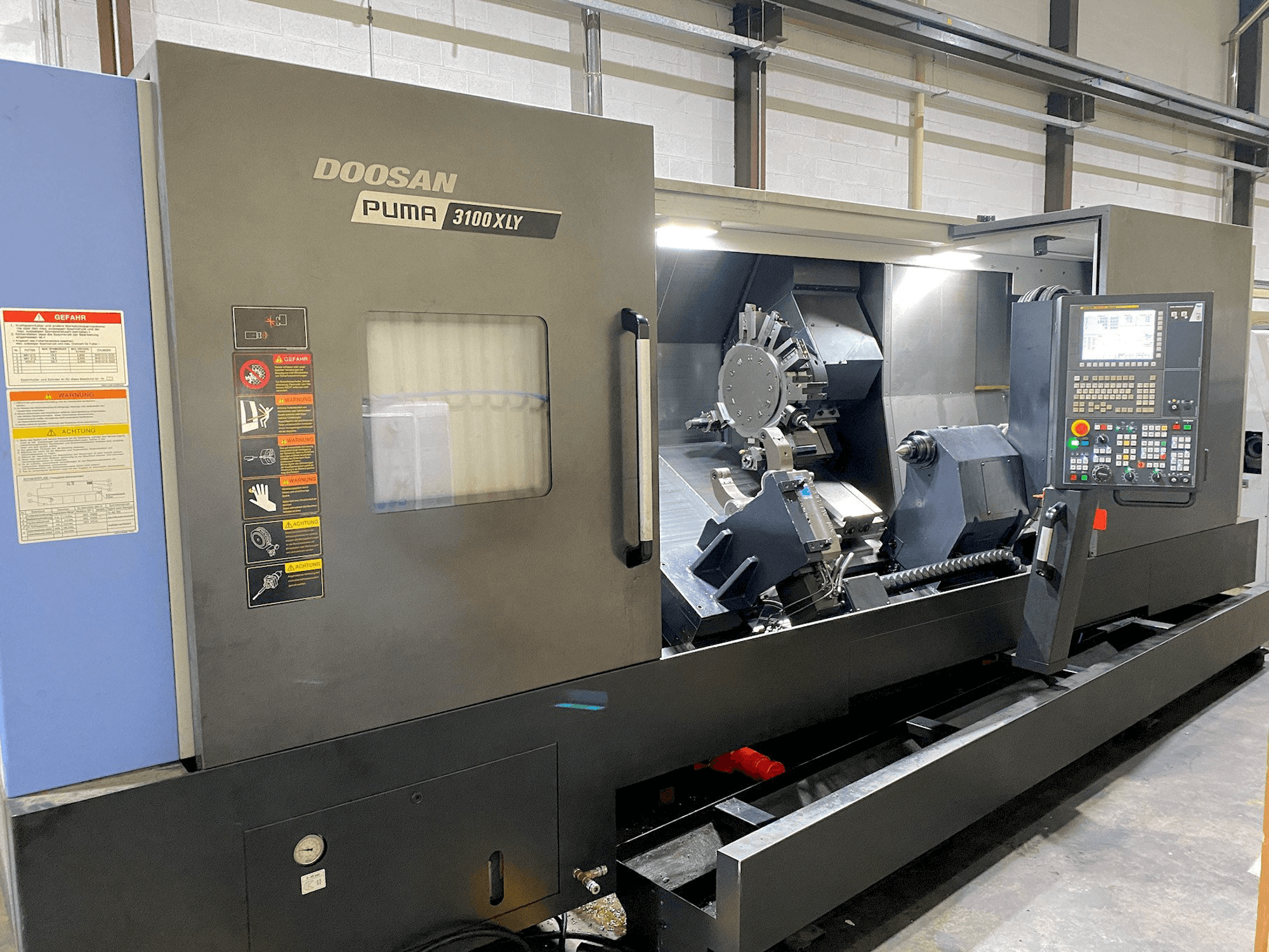Makine Doosan Puma 3100XLY - Önden görünüm