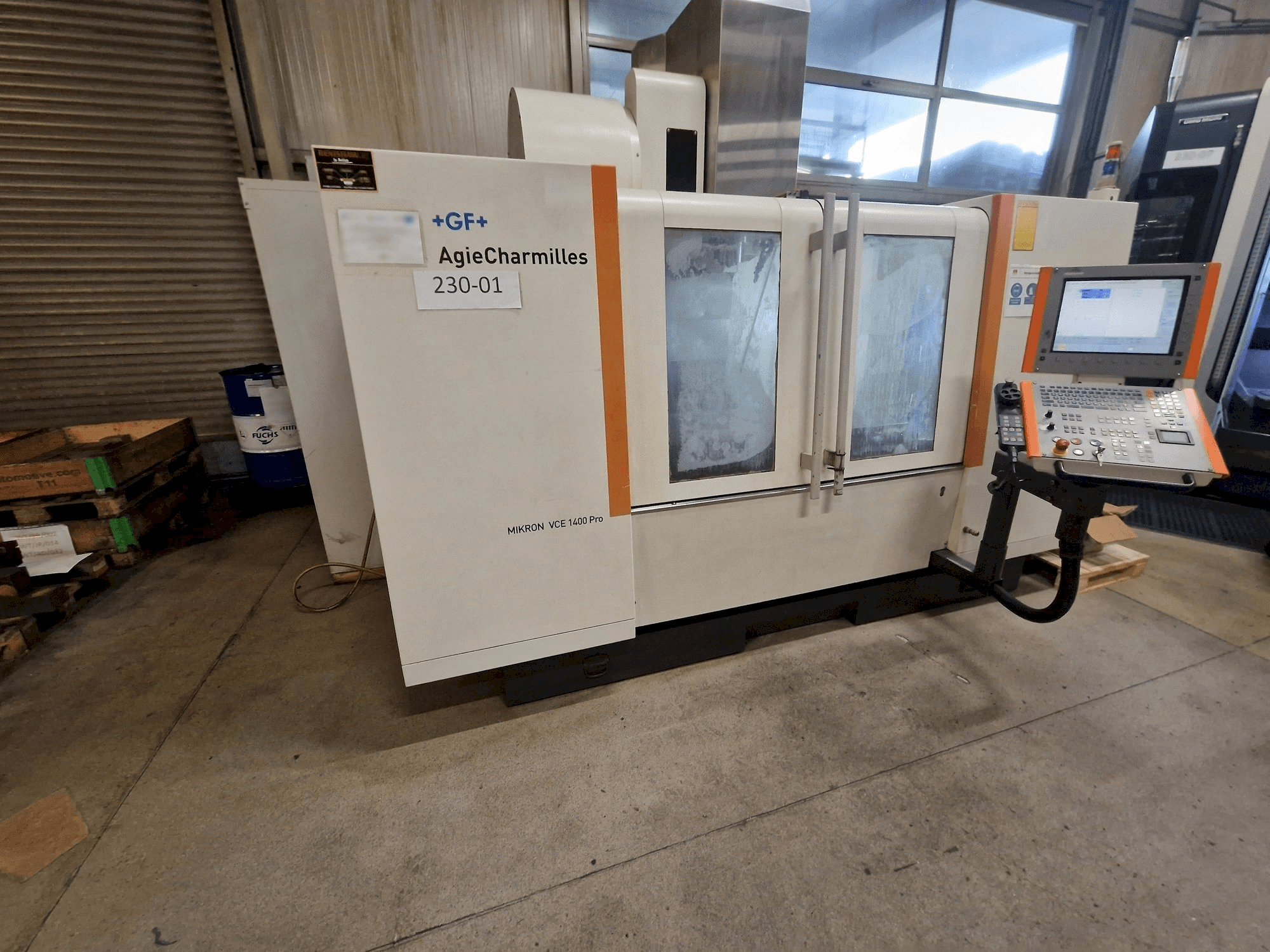 Makine AgieCharmilles MIKRON VCE 1400 PRO - Sol taraftaki görüntü