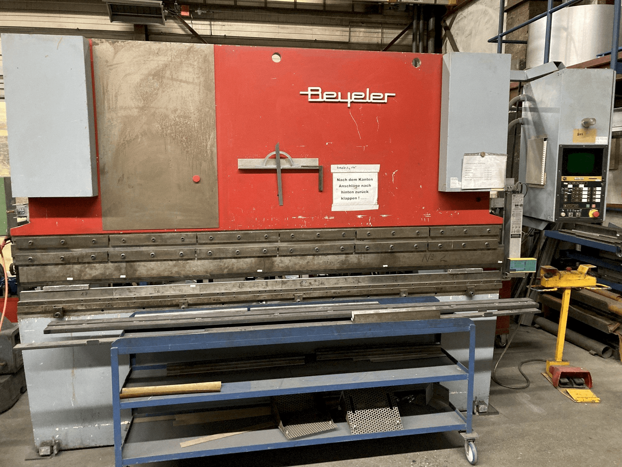 Makine BEYELER M3 - Önden görünüm