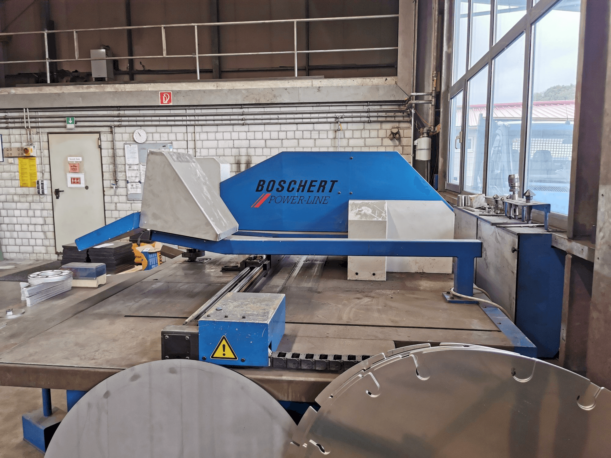 Makine BOSCHERT PL 150 CNC Z - Önden görünüm