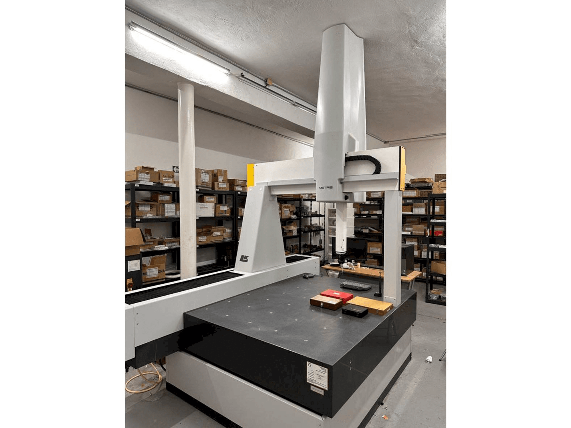 Makine NIKON LK V 15.10.8 - Önden görünüm