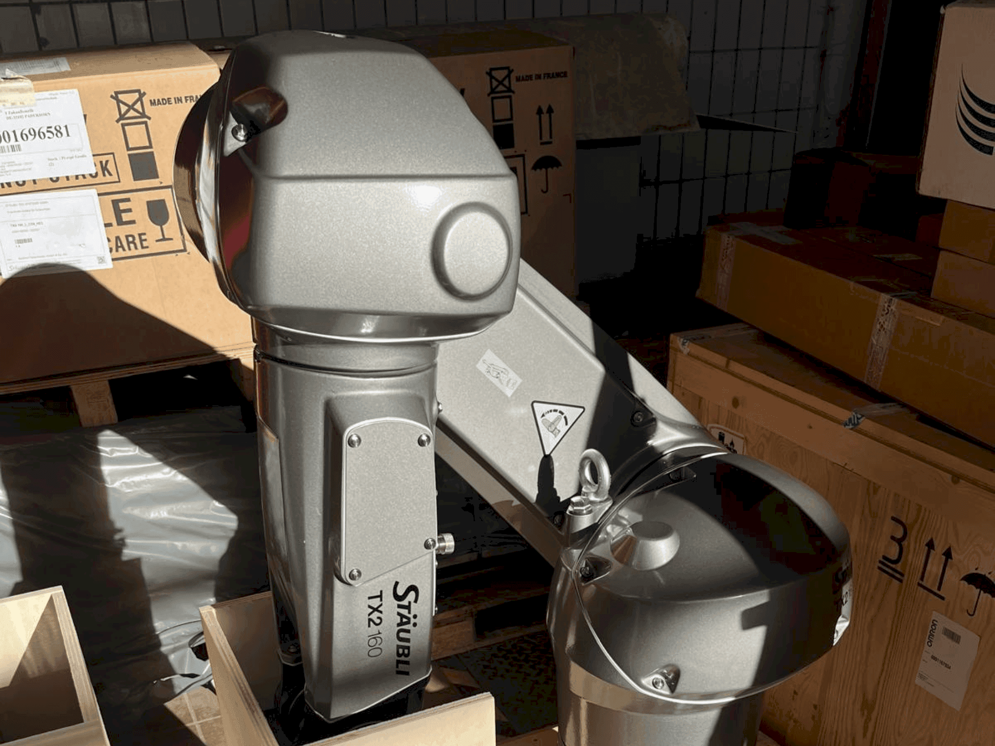 Makine STAUBLI TX2-160 HE - Önden görünüm