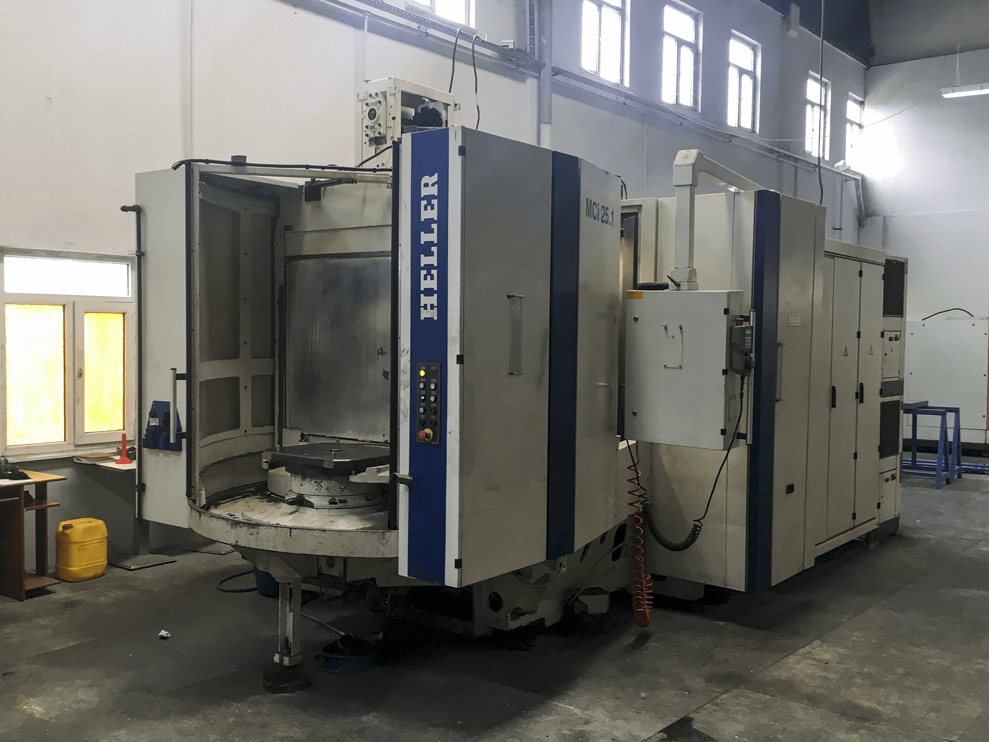 Makine HELLER MCi 25 - Sol görünüm