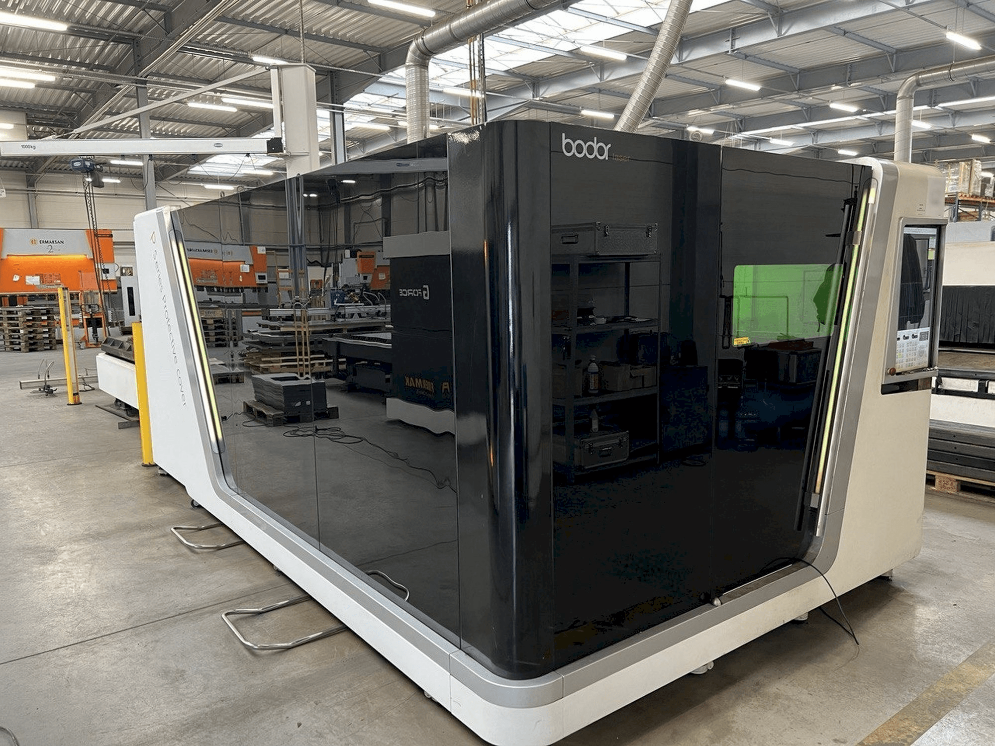 Makine Bodor P3015 - Önden görünüm