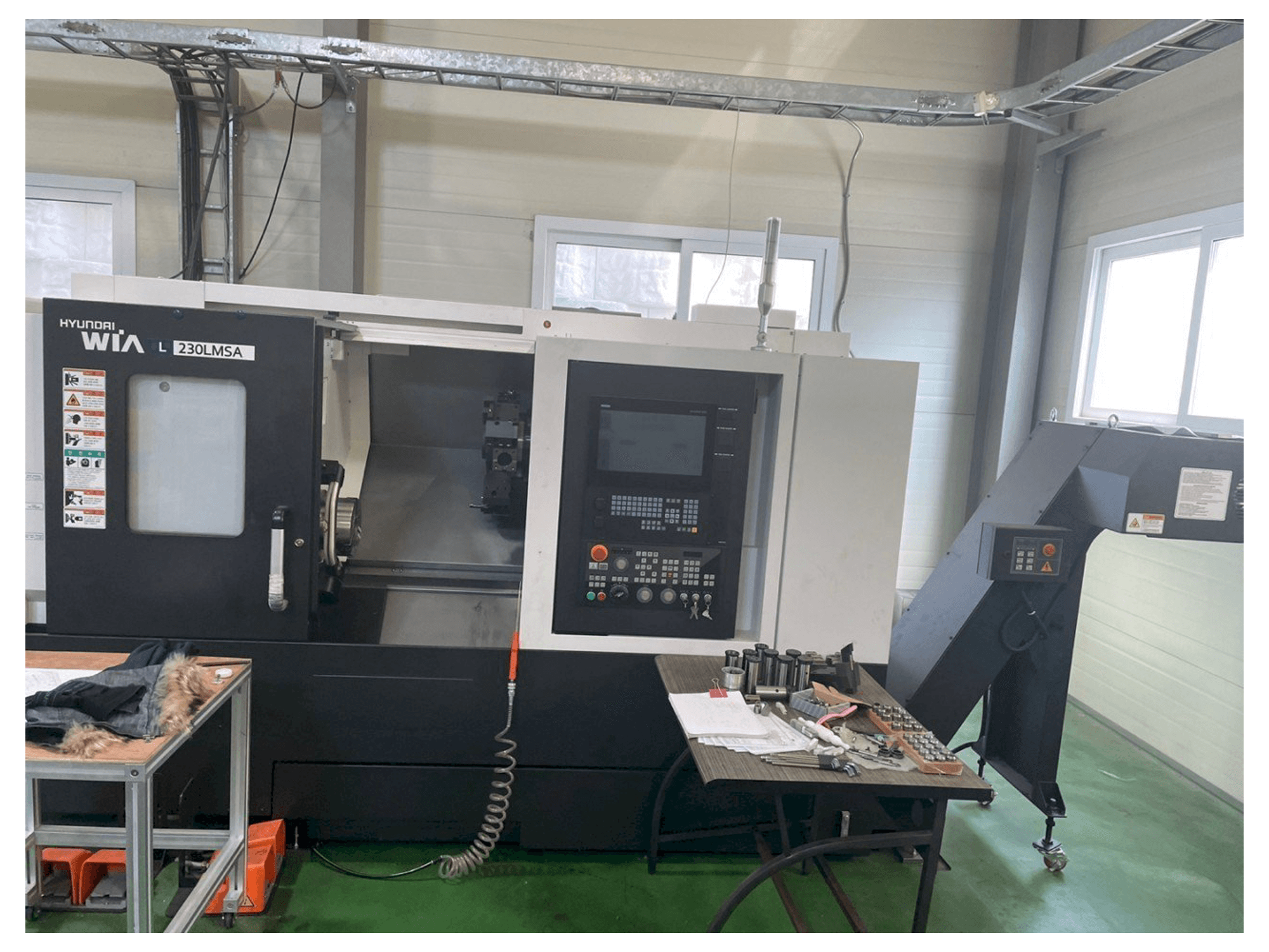 Makine Hyundai Wia L 230LMSA - Önden görünüm