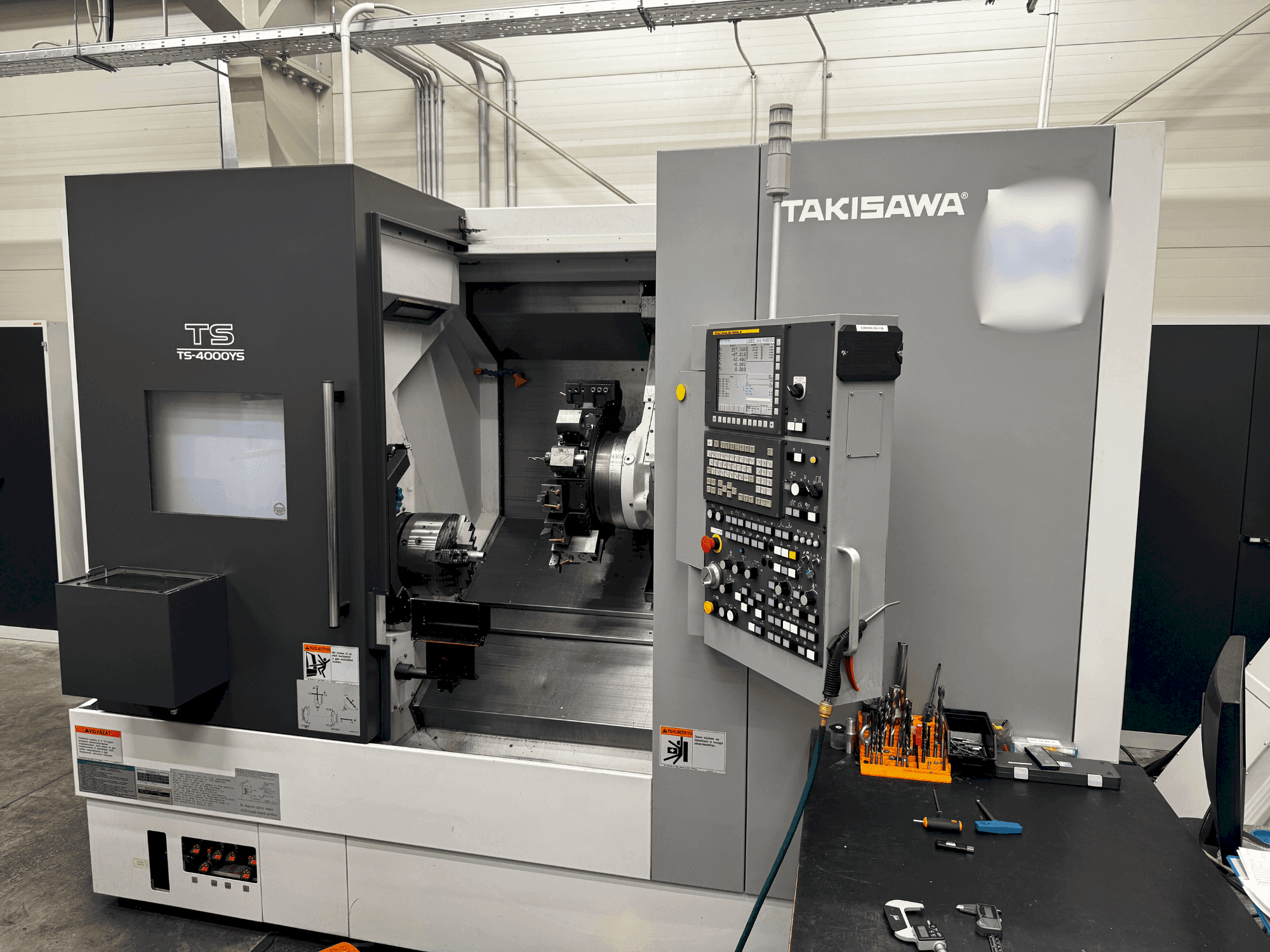 Makine Takisawa TS-4000YS - Önden görünüm