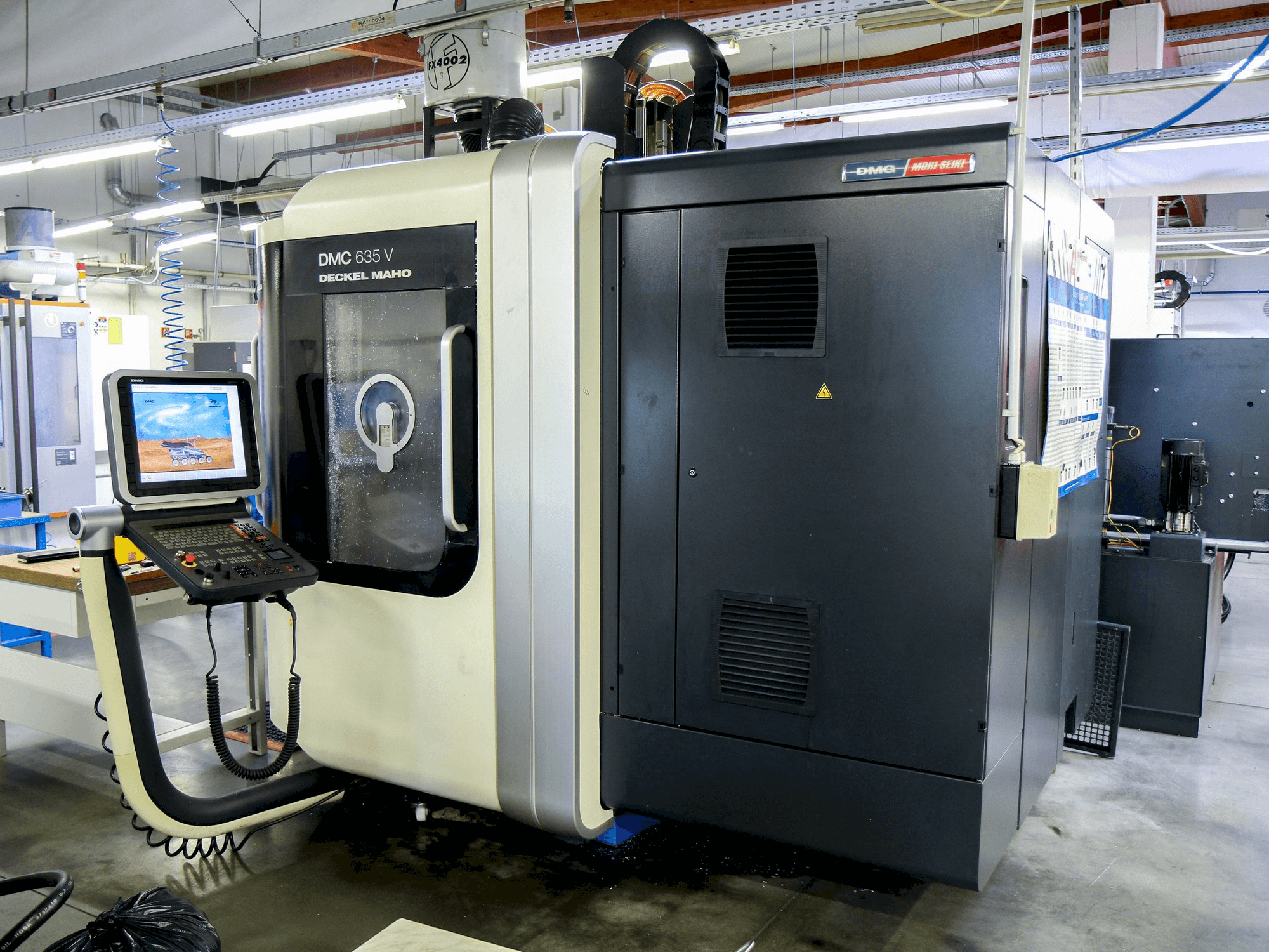 Makine DMG MORI DMC 635V PW - Önden görünüm