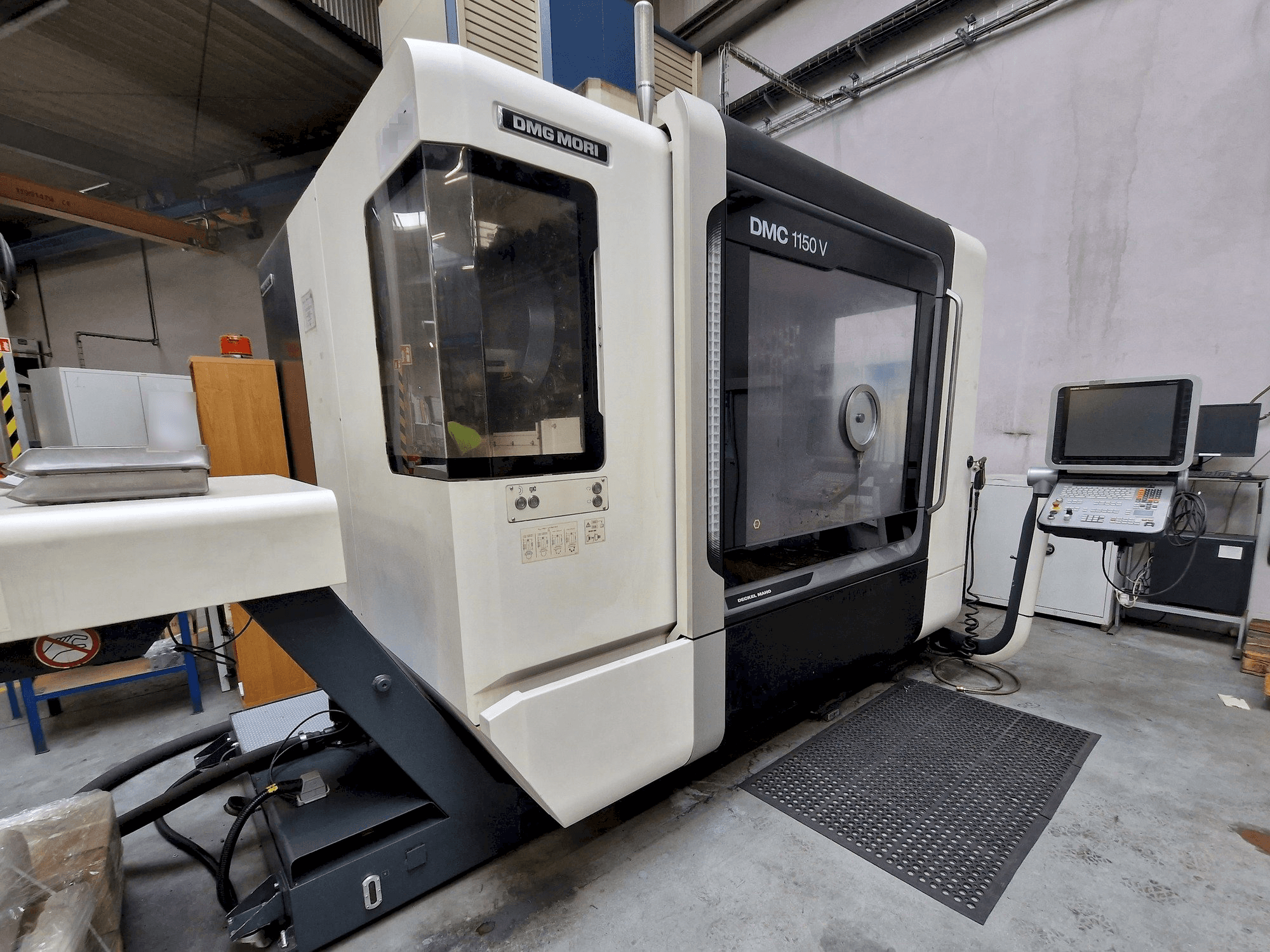 Makine DMG MORI DMC 1150 V - Sol taraftaki görüntü